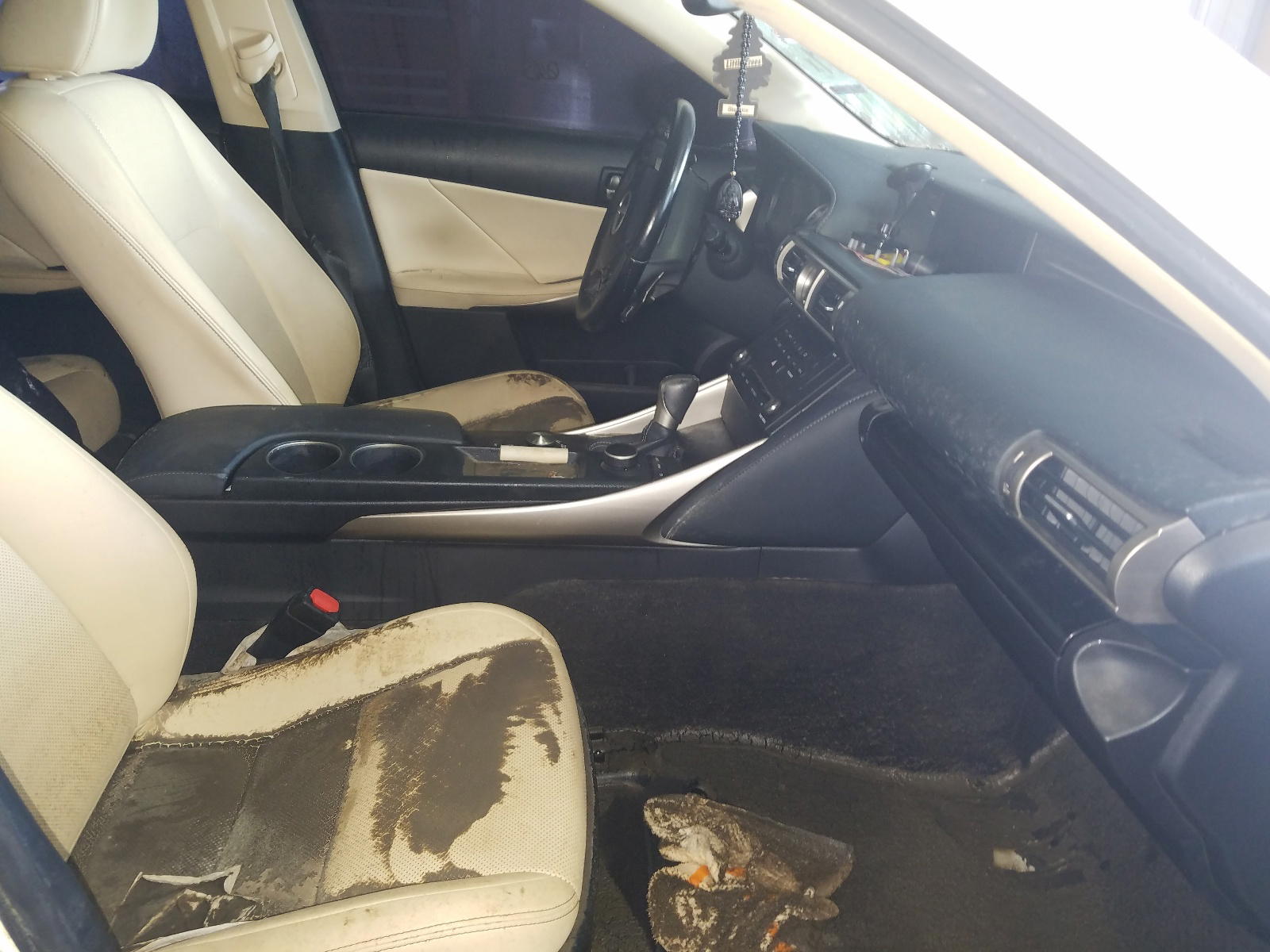 Photo 5 from auction – 2015 LEXUS IS 250 with VIN JTHBF1D28F5072437