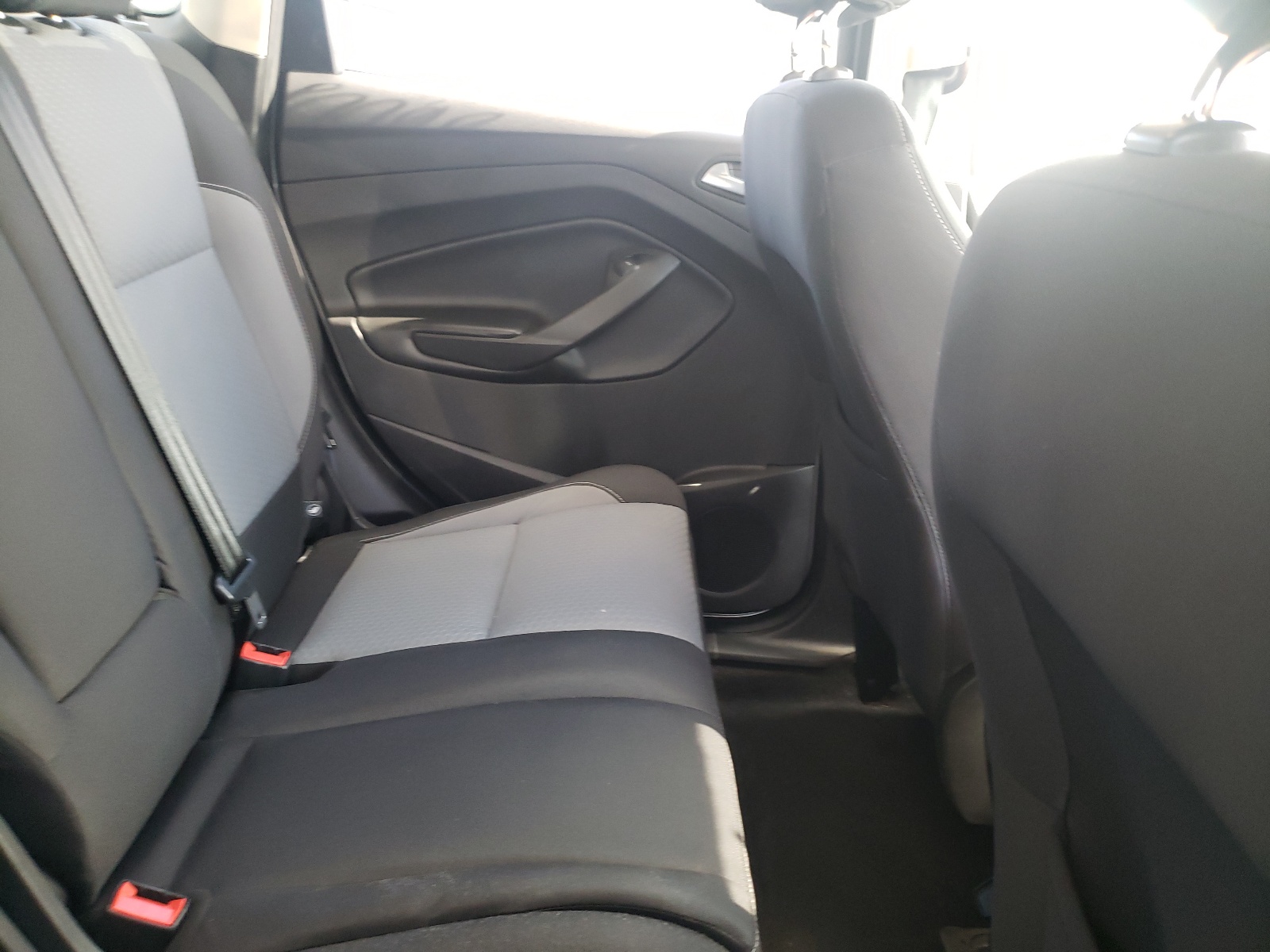 Photo 6 from auction – 2017 FORD ESCAPE SE with VIN 1FMCU0GD1HUE39802