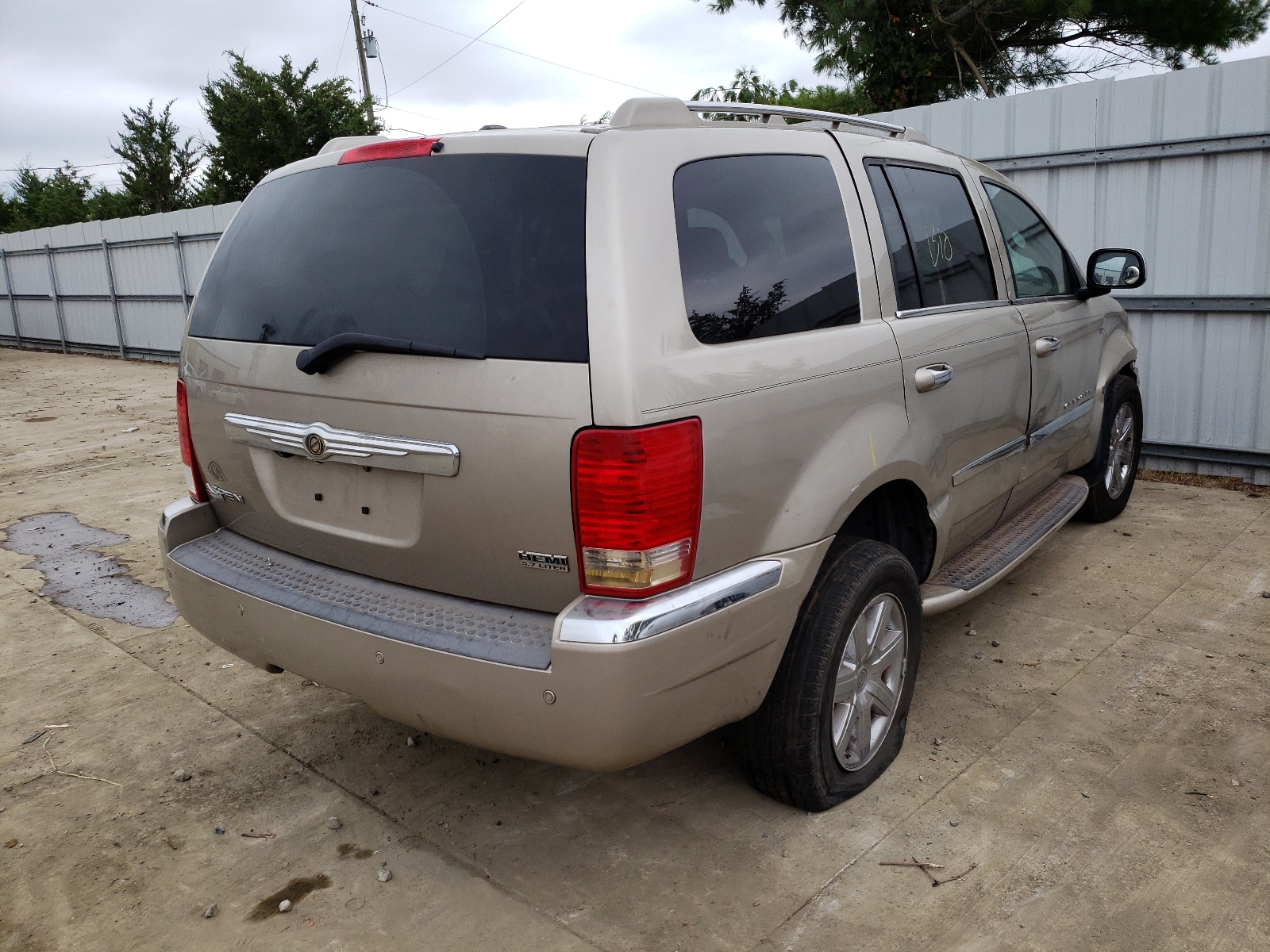 Photo 4 from auction – 2008 CHRYSLER ASPEN LIMI with VIN 1A8HX58268F133929