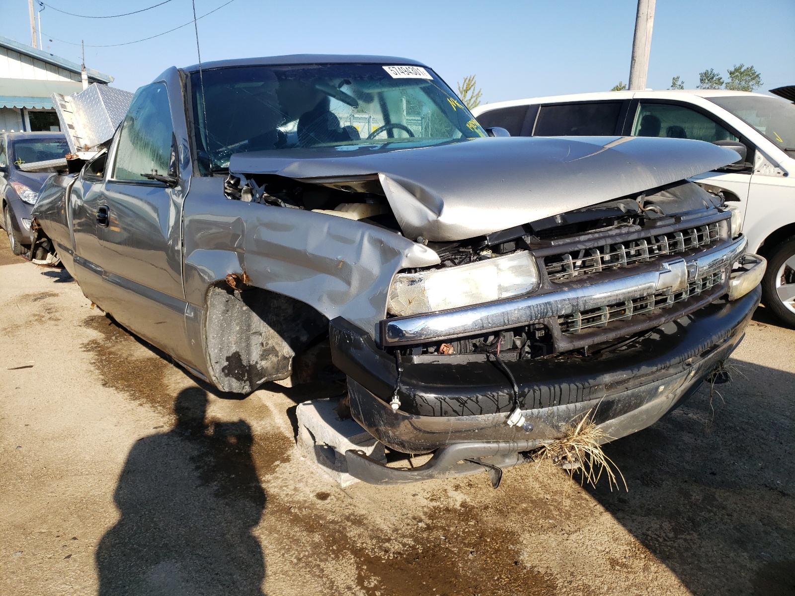 صورة رقم 1 من المزاد - 2001 CHEVROLET SILVERADO مع VIN 1GCEK19T41E140401