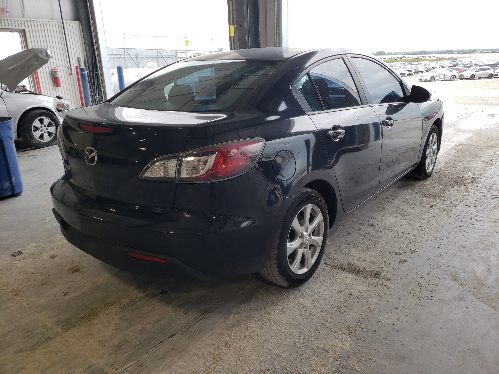 Photo 4 from auction – 2010 MAZDA 3 I with VIN JM1BL1SF6A1266979