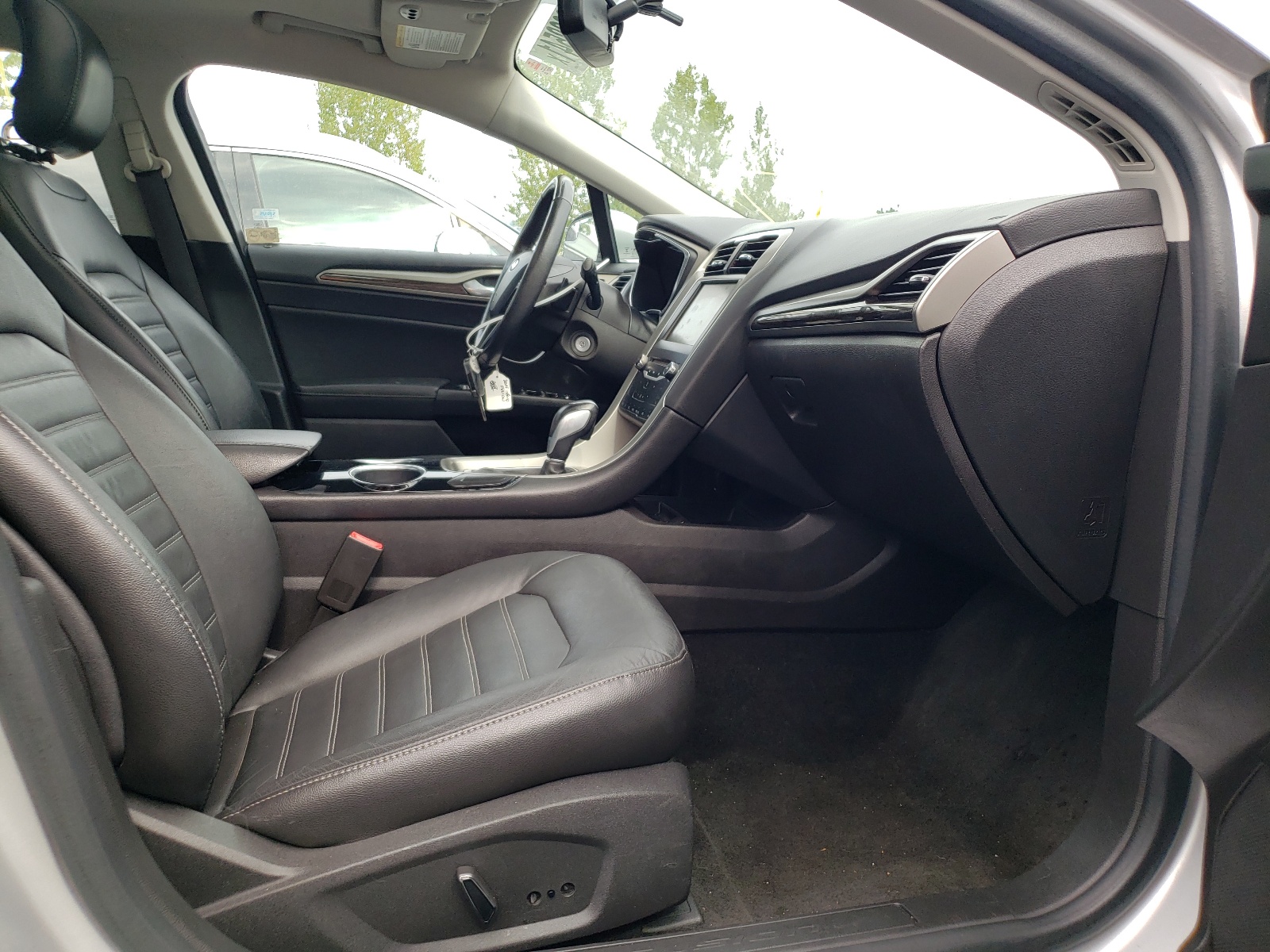Photo 5 from auction – 2014 FORD FUSION SE with VIN 3FA6P0H92ER153159