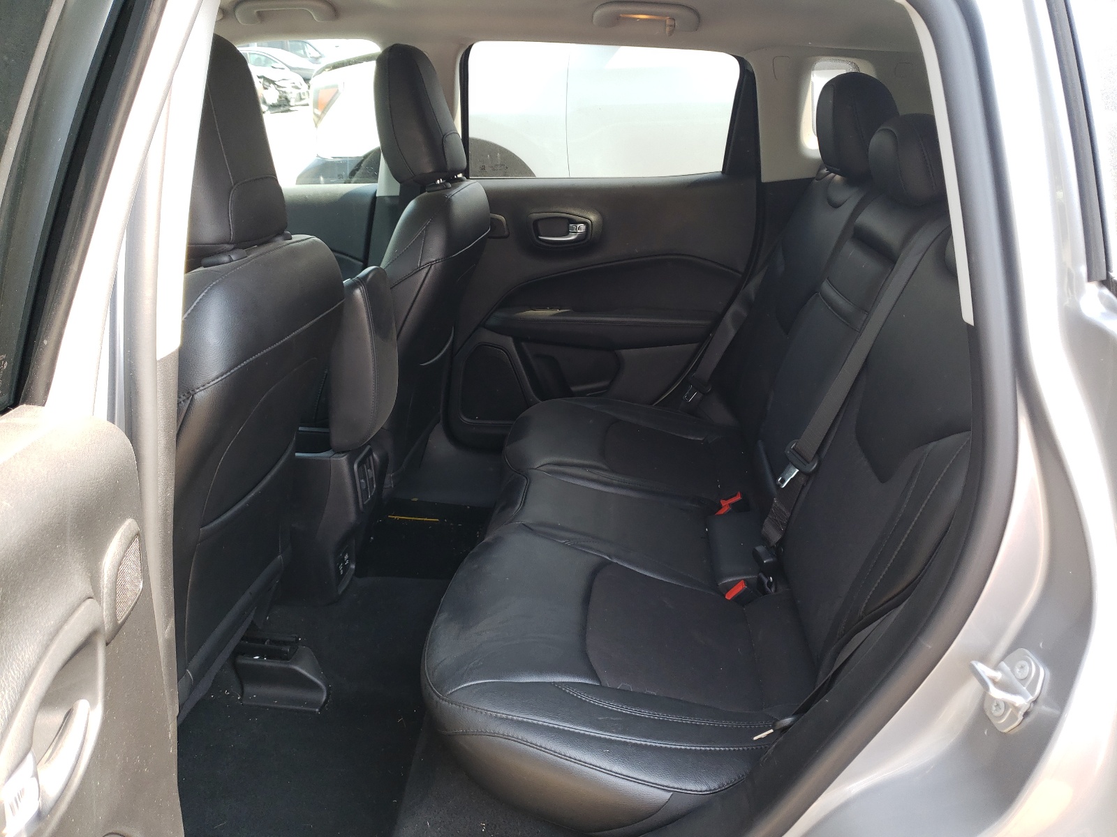 صورة رقم 6 من المزاد - 2018 JEEP COMPASS LA مع VIN 3C4NJDBB5JT399114
