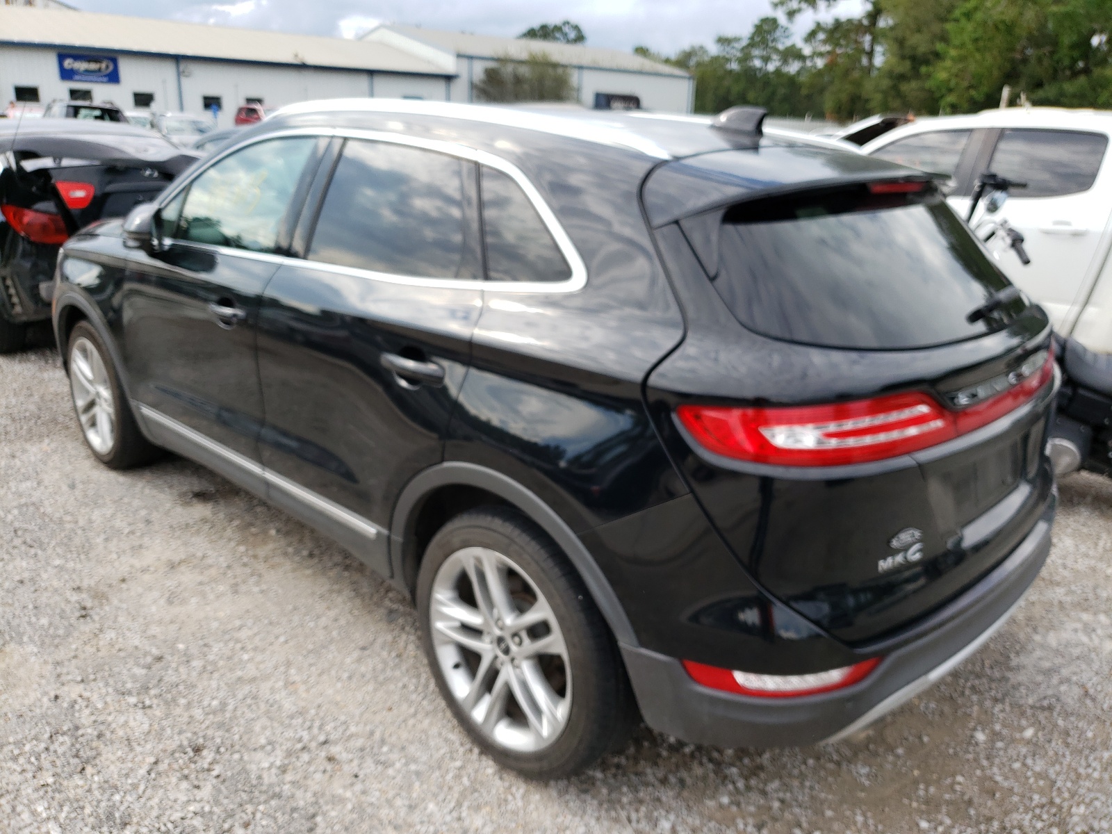 Photo 3 from auction – 2017 LINCOLN MKC RESERV with VIN 5LMCJ3D9XHUL12666