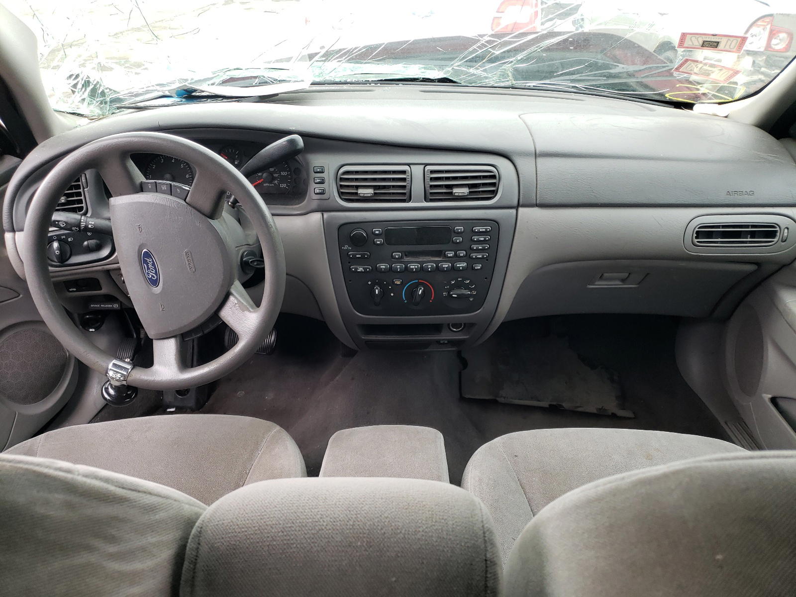 Photo 9 from auction – 2005 FORD TAURUS SE with VIN 1FAFP53UX5A102091