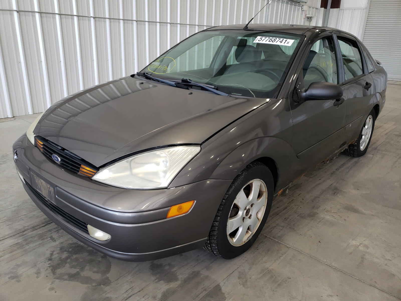 Photo 2 from auction – 2002 FORD FOCUS with VIN 1FAFP38312W199054