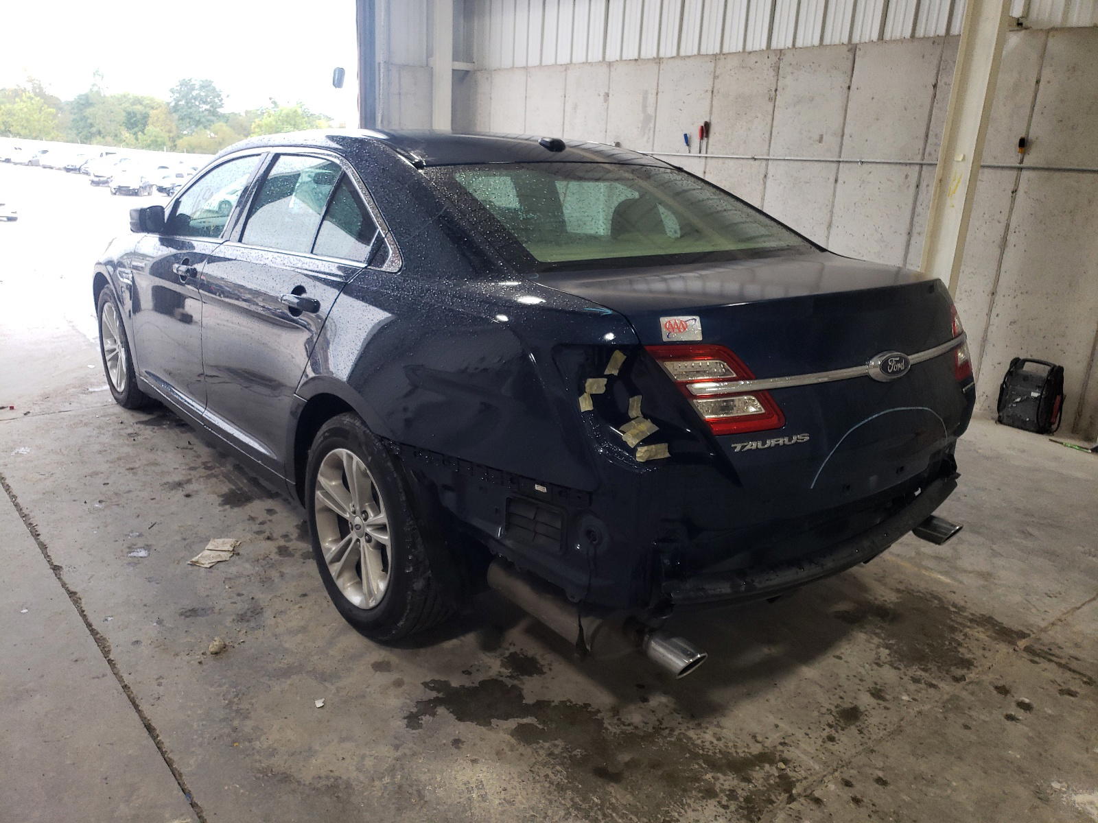Photo 3 from auction – 2016 FORD TAURUS SE with VIN 1FAHP2D8XGG155138