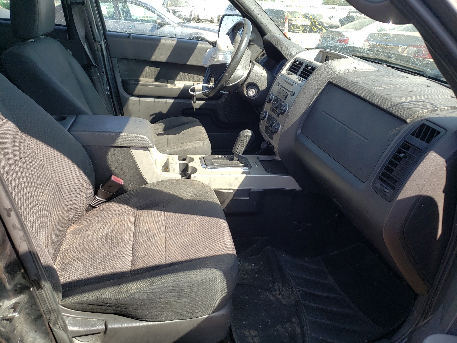 Photo 5 from auction – 2009 FORD ESCAPE XLT with VIN 1FMCU03G29KB01158