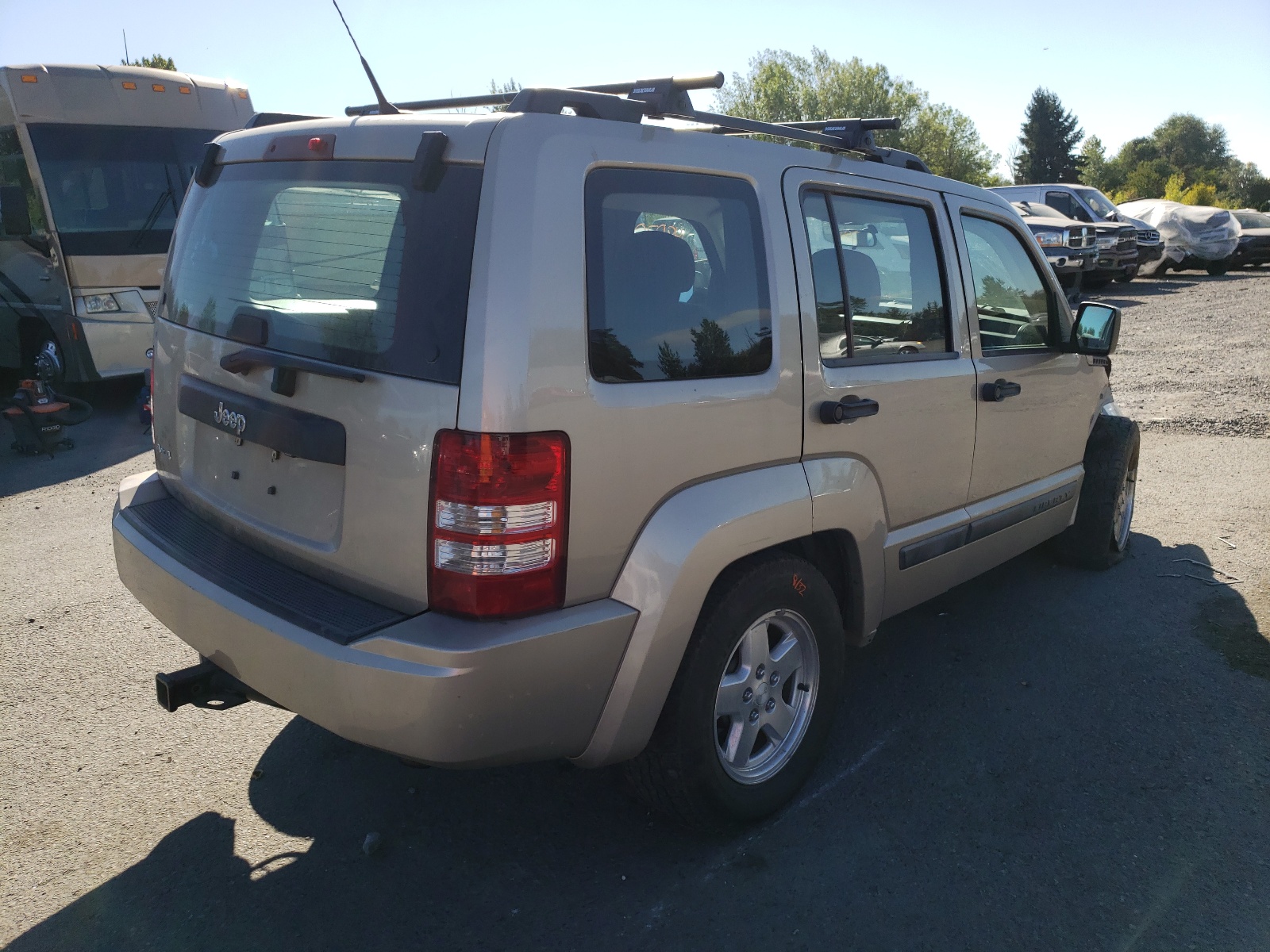Photo 4 from auction – 2011 JEEP LIBERTY SP with VIN 1J4PN2GK1BW531866