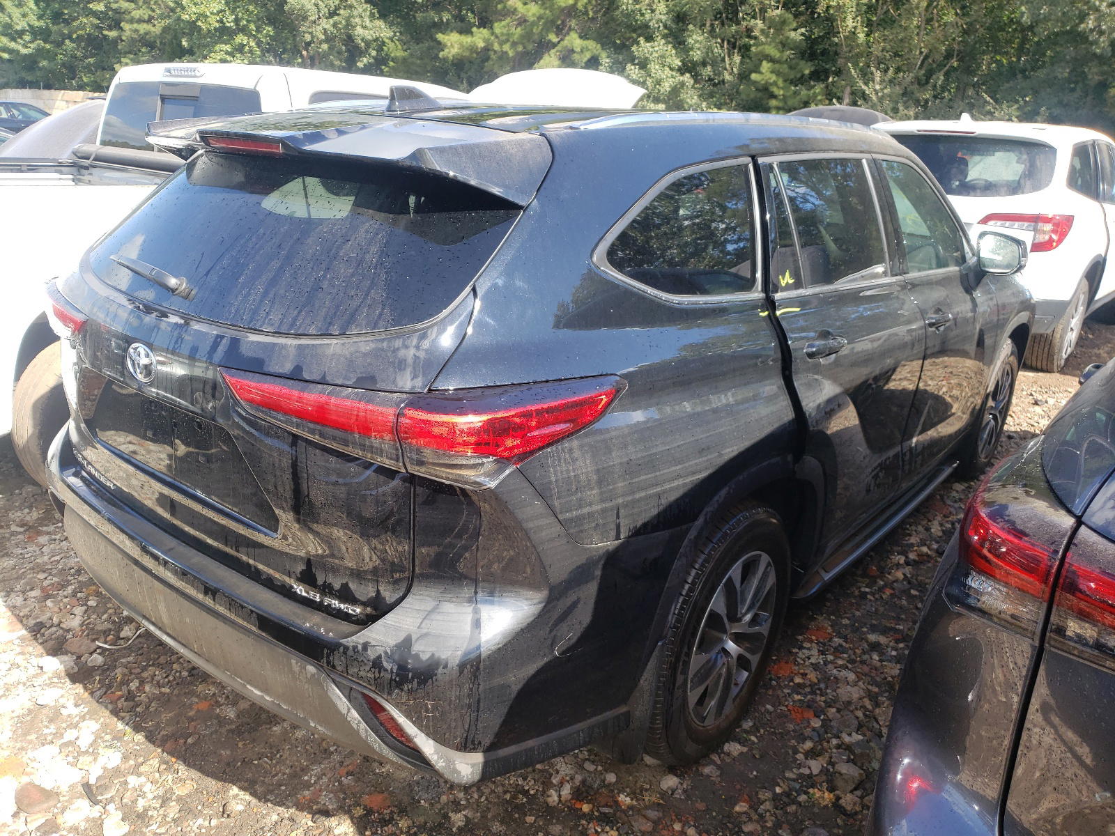 Photo 4 from auction – 2021 TOYOTA HIGHLANDER with VIN 5TDGZRBH5MS545495