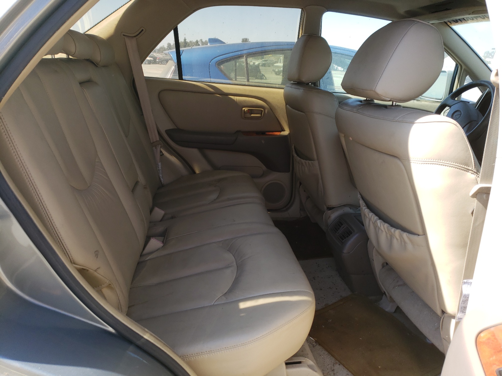 Photo 6 from auction – 2000 LEXUS RX 300 with VIN JT6GF10U5Y0067184