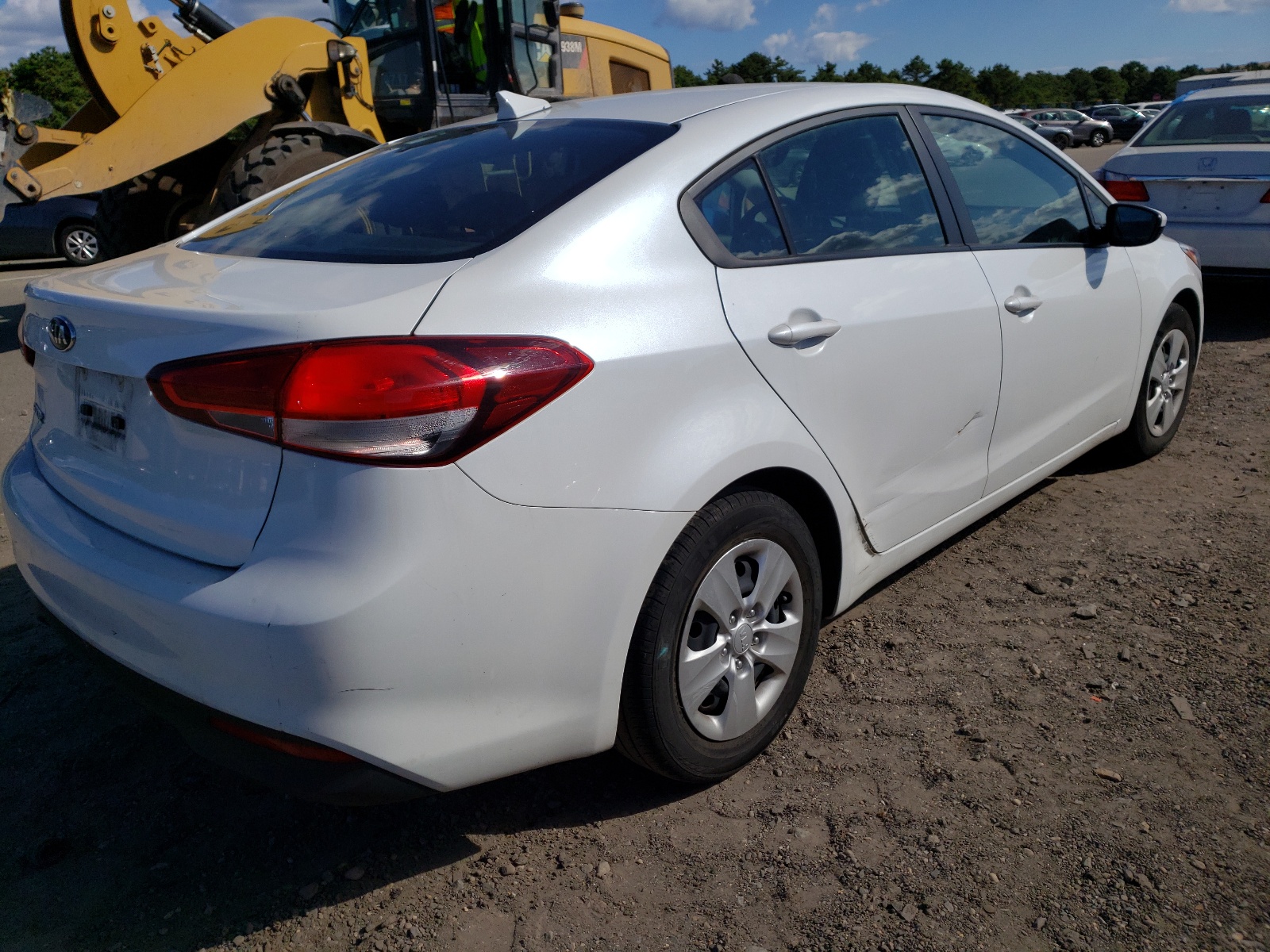 Photo 4 from auction – 2018 KIA FORTE LX with VIN 3KPFL4A7XJE185171