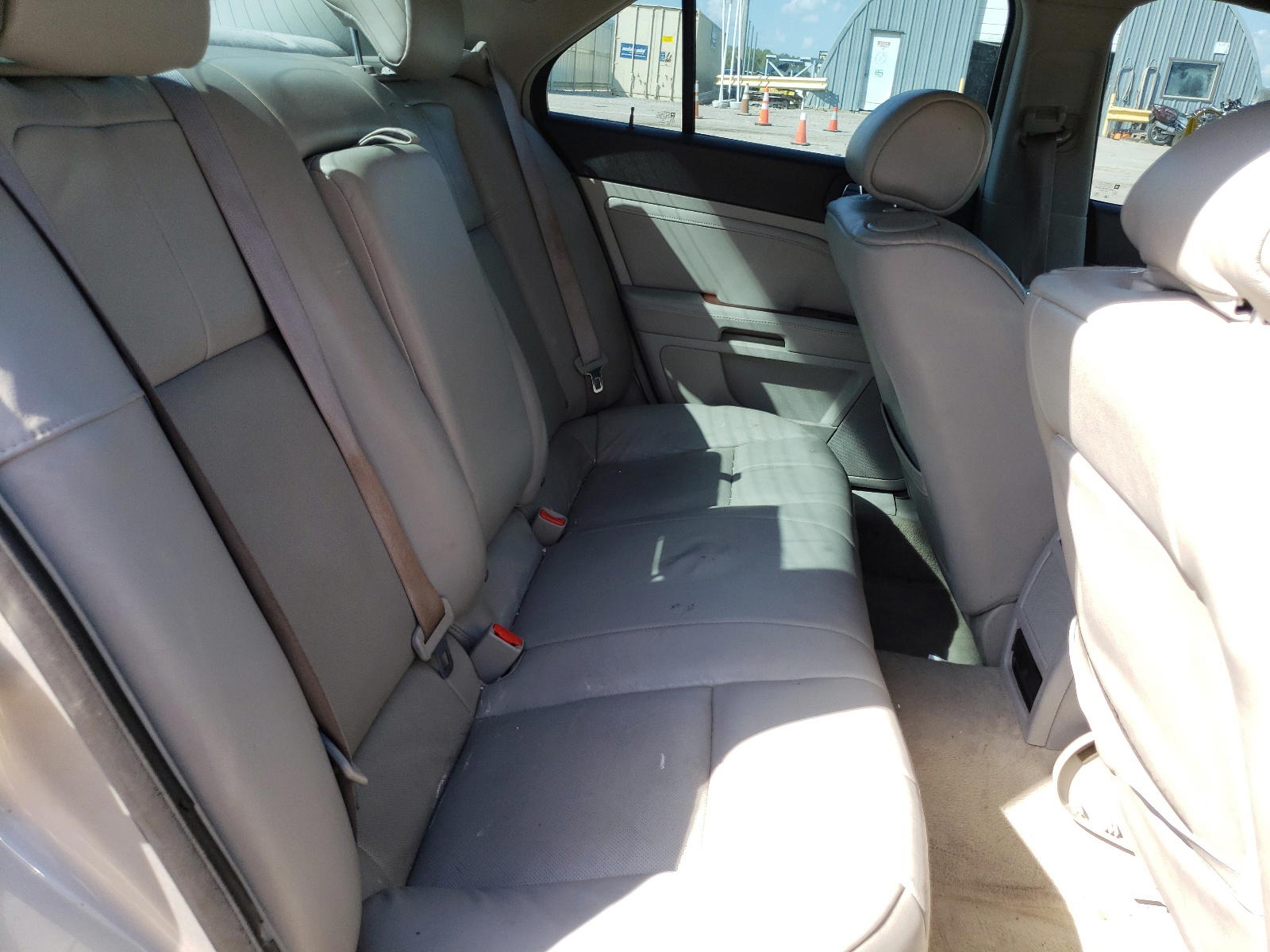 Photo 6 from auction – 2007 CADILLAC STS with VIN 1G6DW677970132421