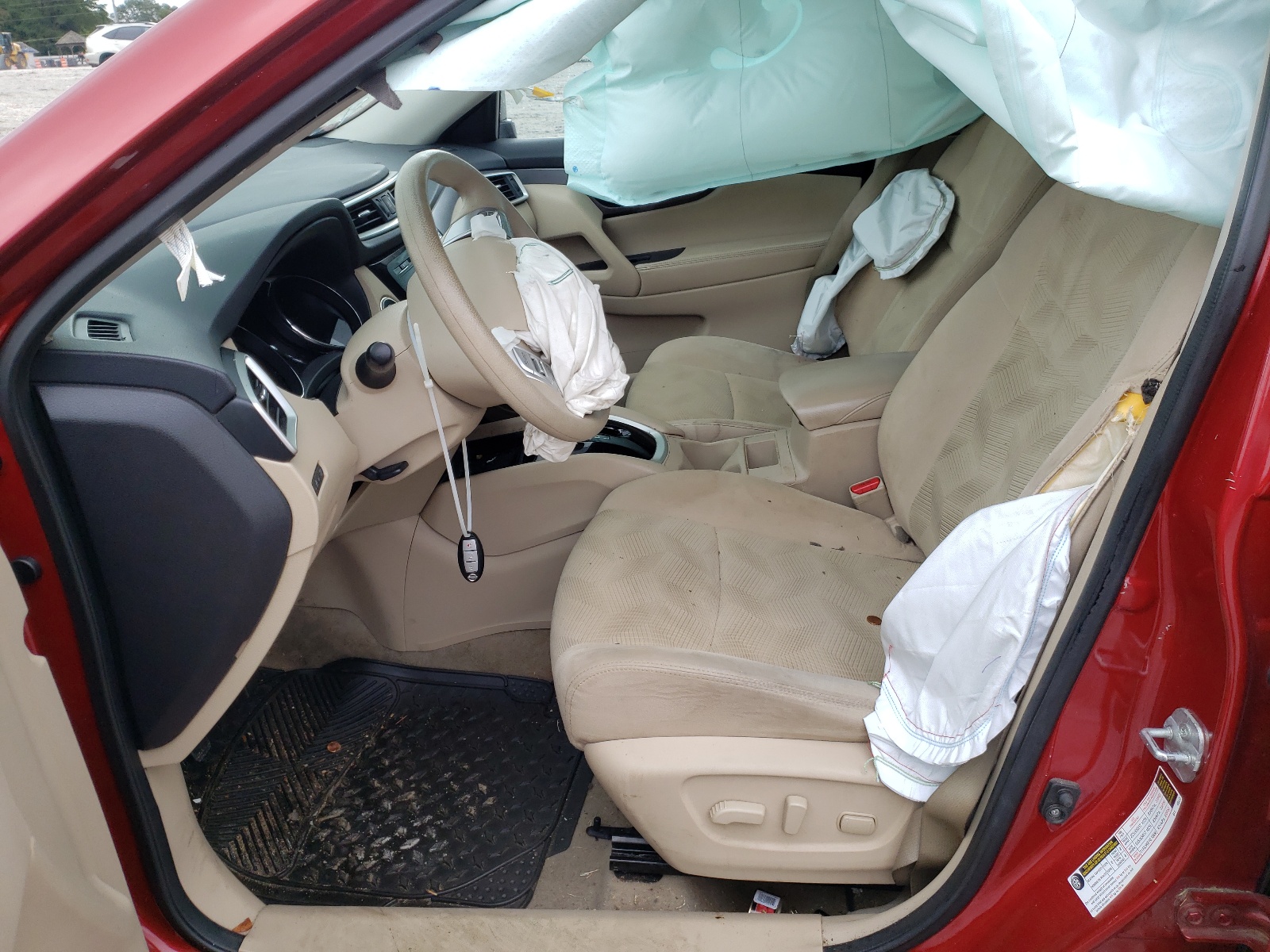 Photo 5 from auction – 2014 NISSAN ROGUE S with VIN 5N1AT2MT3EC847317