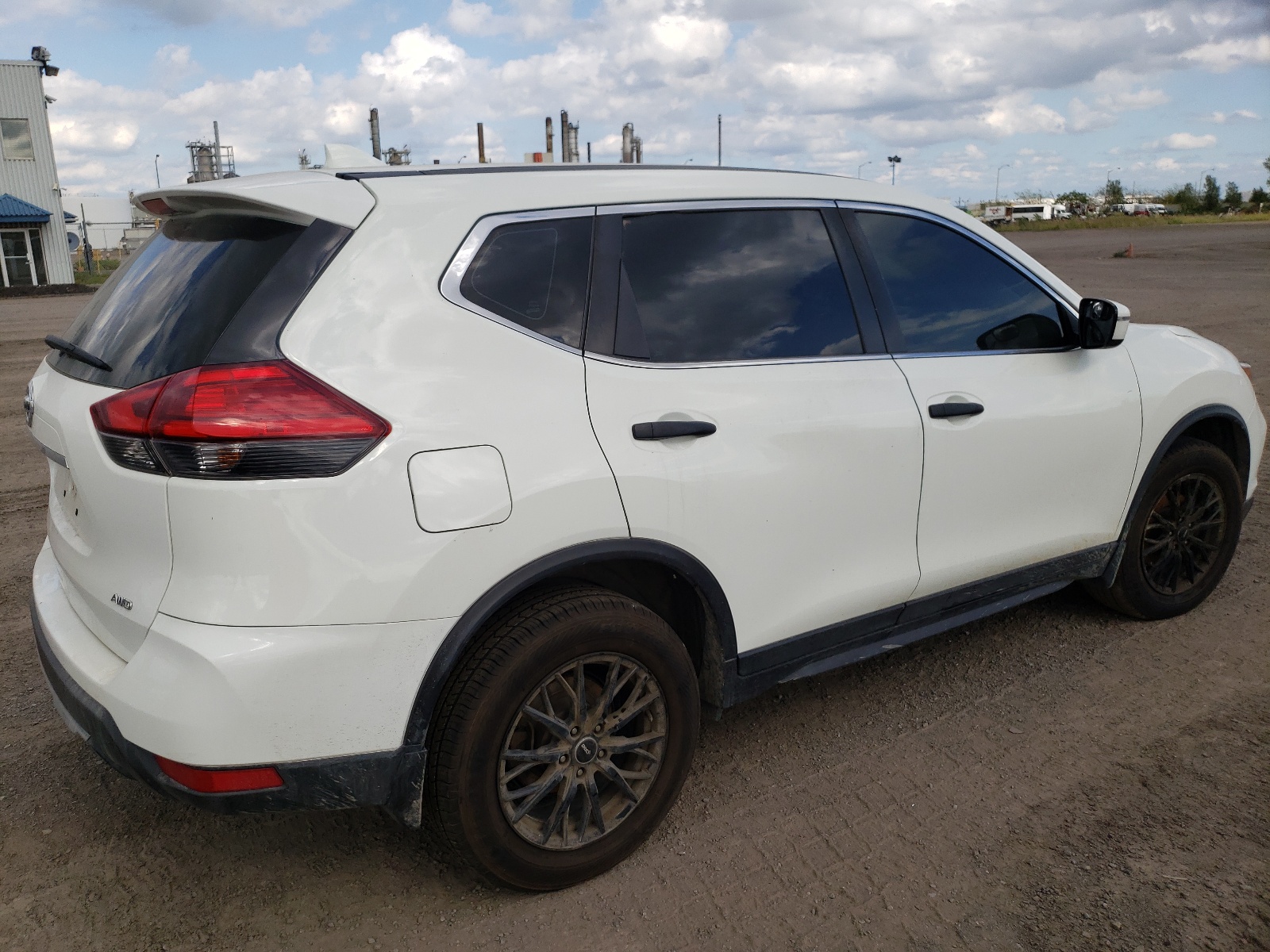 Photo 4 from auction – 2017 NISSAN ROGUE SV with VIN 5N1AT2MV1HC765320
