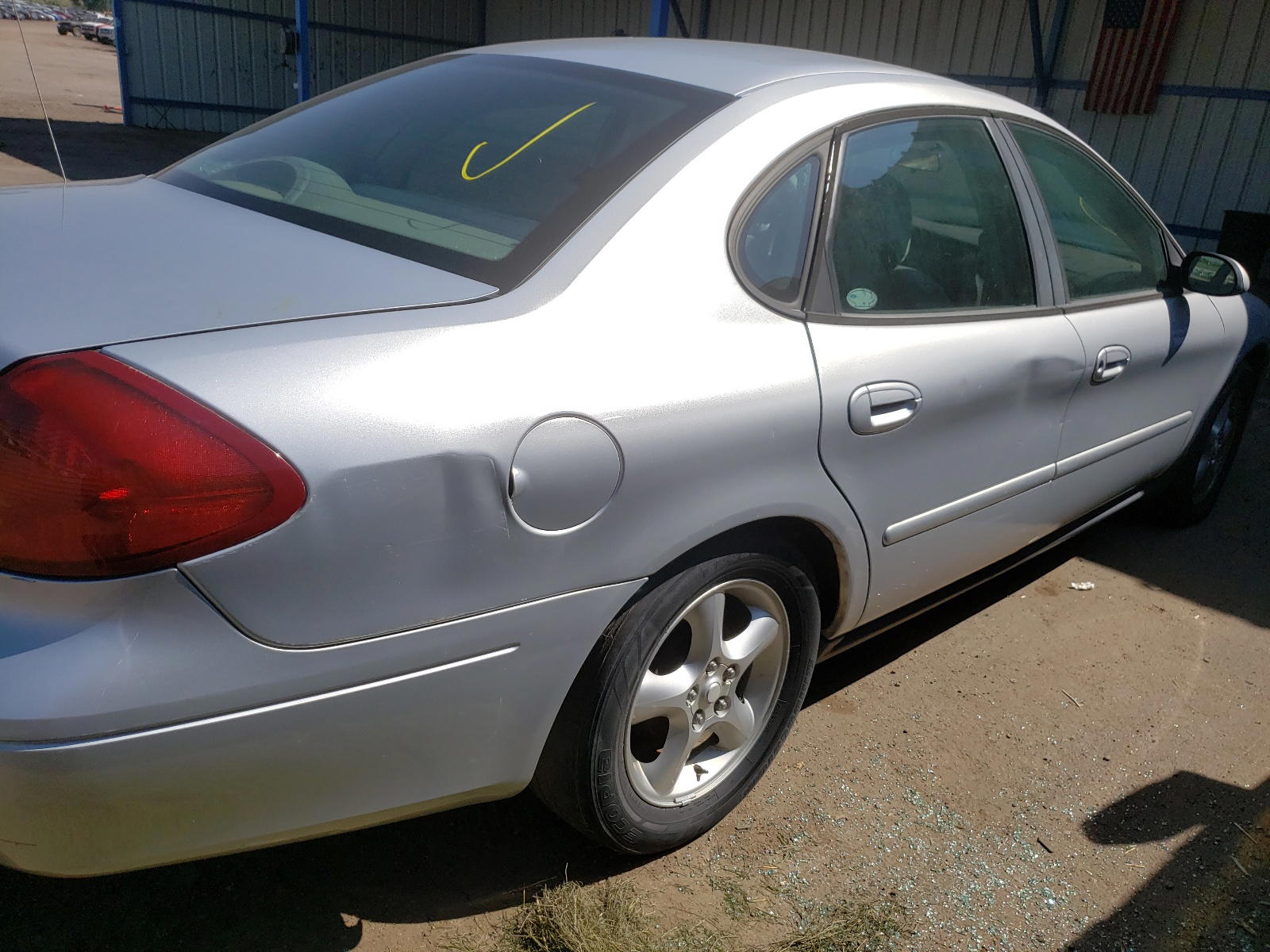 Photo 9 from auction – 2001 FORD TAURUS SE with VIN 1FAFP53U81A200515