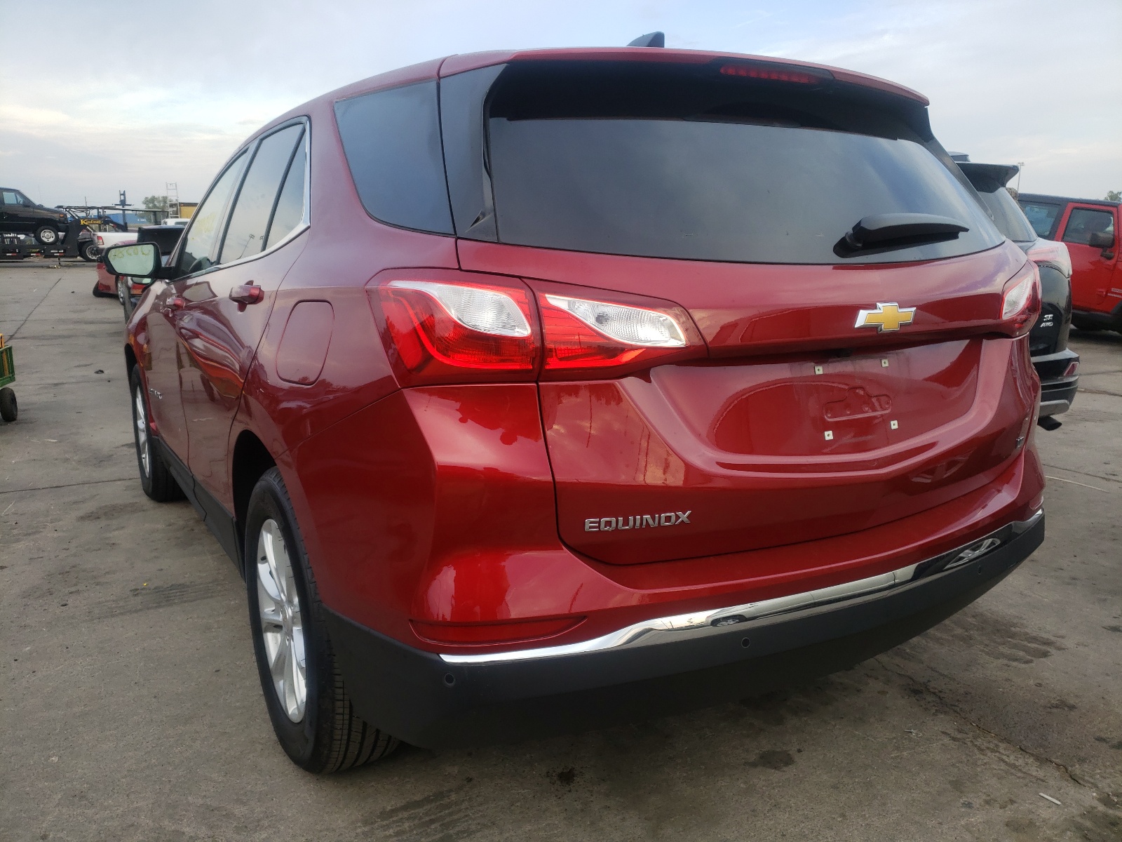 Photo 3 from auction – 2020 CHEVROLET EQUINOX LT with VIN 3GNAXJEV8LS621887