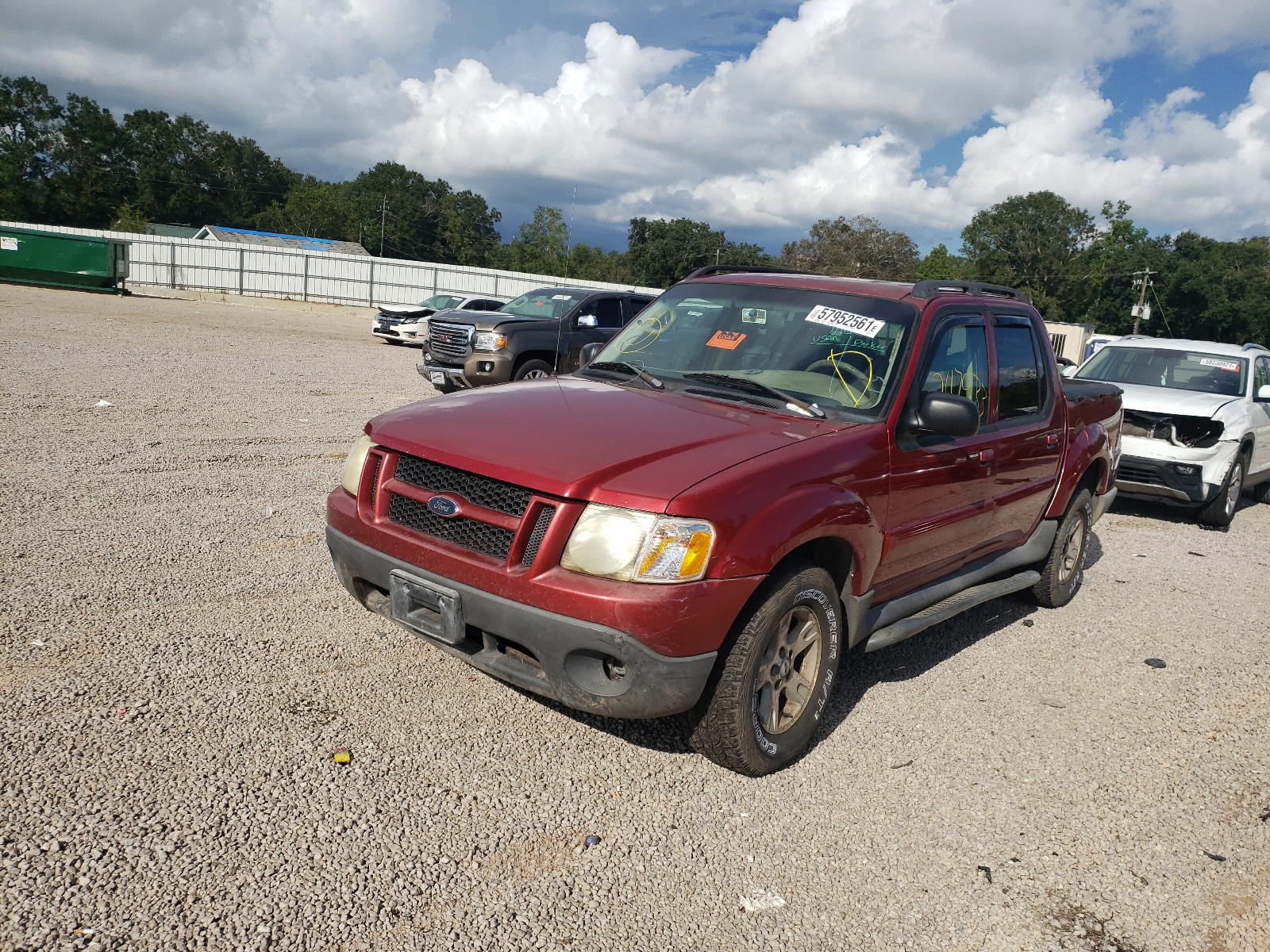 Photo 2 from auction – 2005 FORD EXPLORER S with VIN 1FMZU67K35UA39182