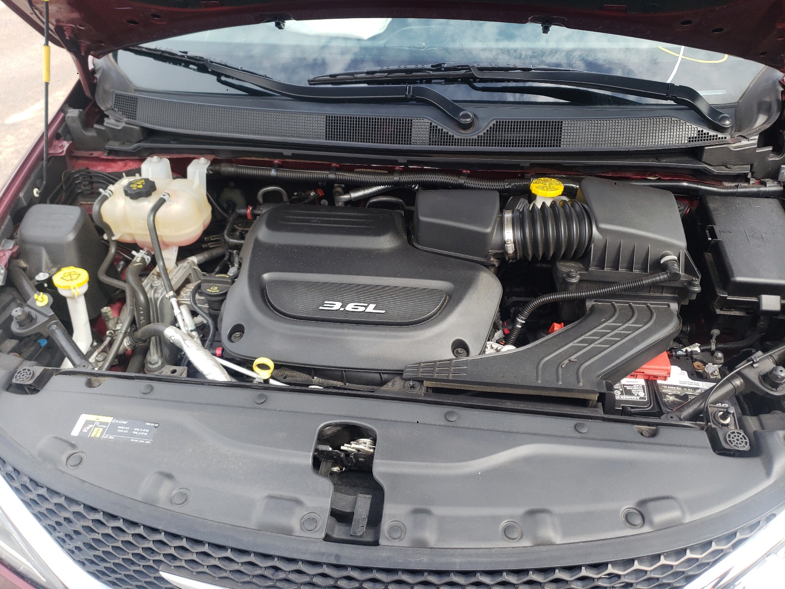 Фото 7 с аукциона – 2018 CHRYSLER PACIFICA T с VIN 2C4RC1BG7JR159104