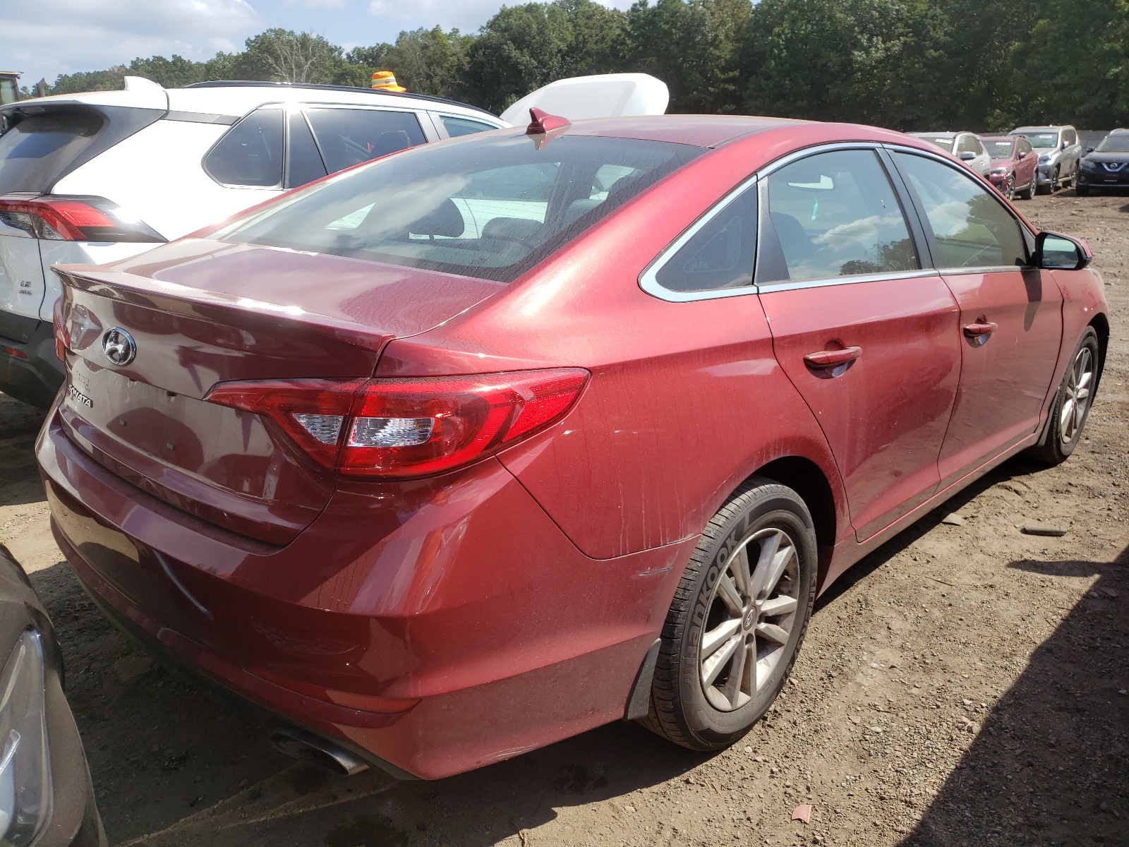 Photo 4 from auction – 2016 HYUNDAI SONATA SE with VIN 5NPE24AF0GH422017