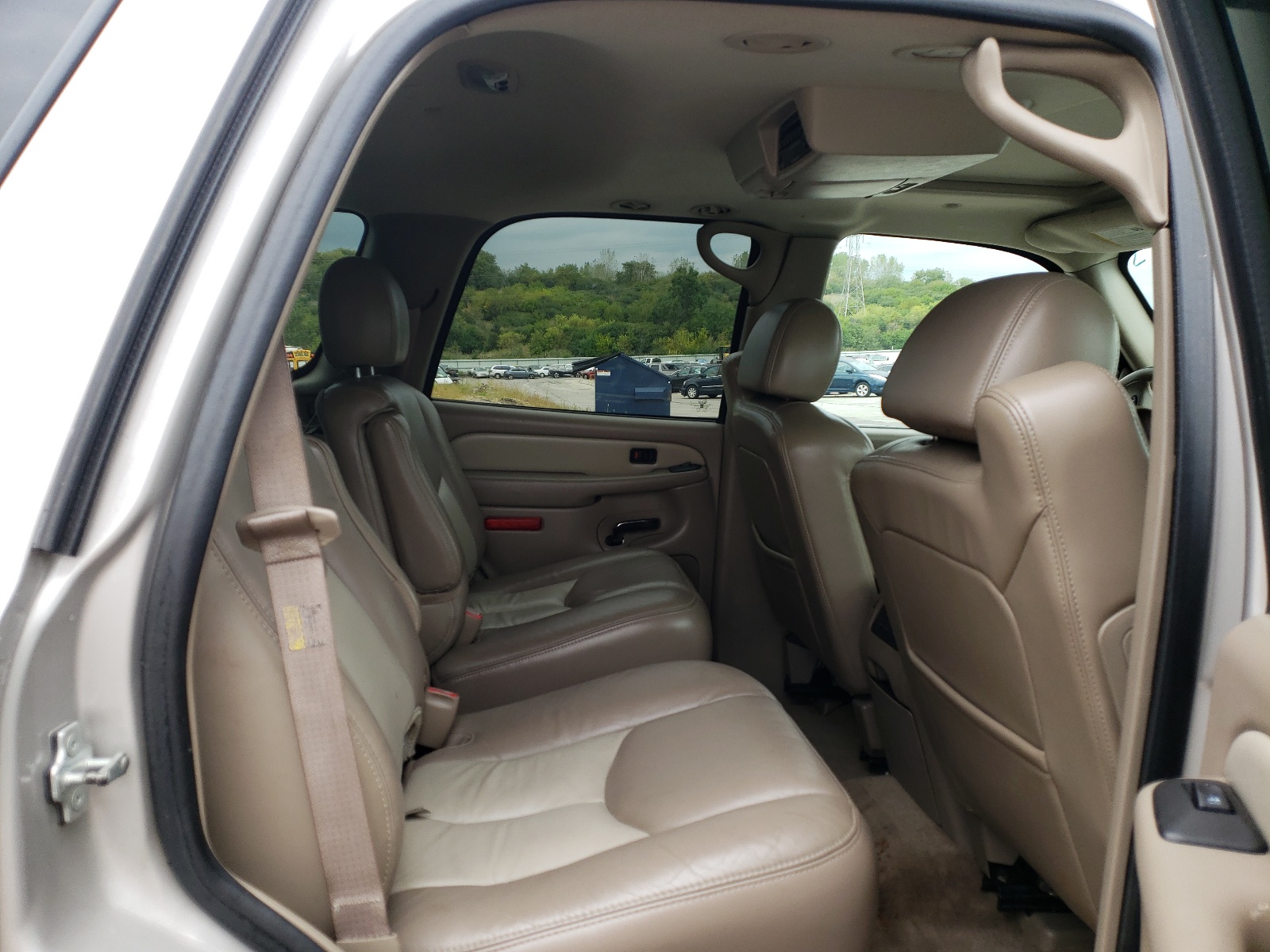 Photo 6 from auction – 2004 GMC YUKON DENA with VIN 1GKEK63U74J209029