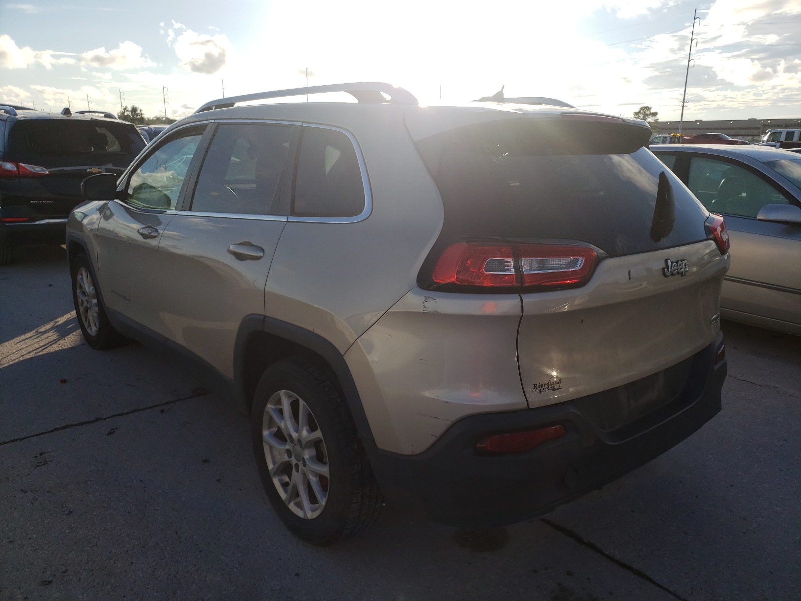 Photo 3 from auction – 2014 JEEP CHEROKEE L with VIN 1C4PJLCB6EW273748