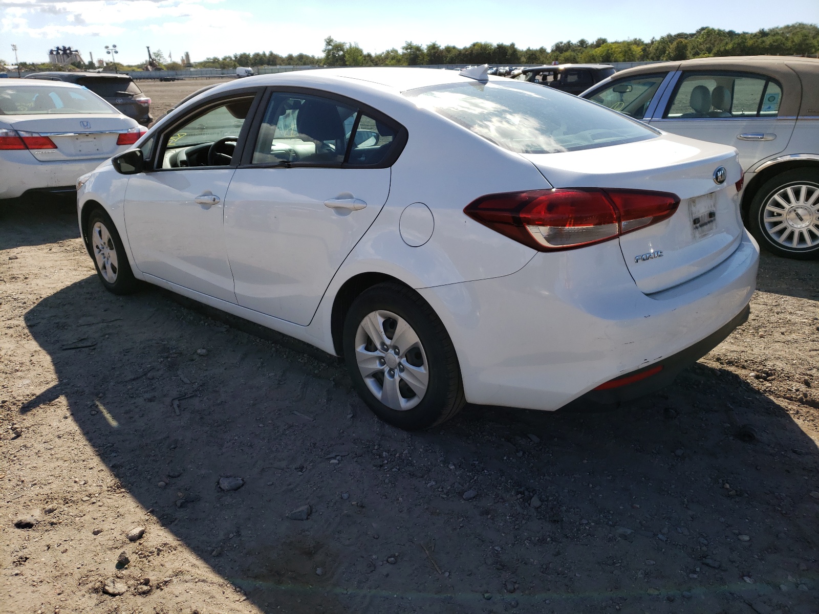 Photo 3 from auction – 2018 KIA FORTE LX with VIN 3KPFL4A7XJE185171