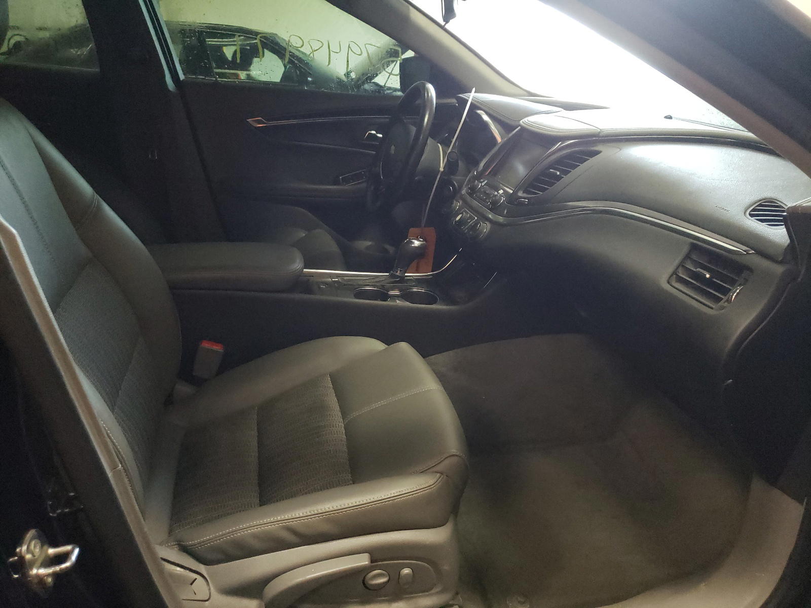 Photo 5 from auction – 2016 CHEVROLET IMPALA with VIN 2G1115S30G9129631