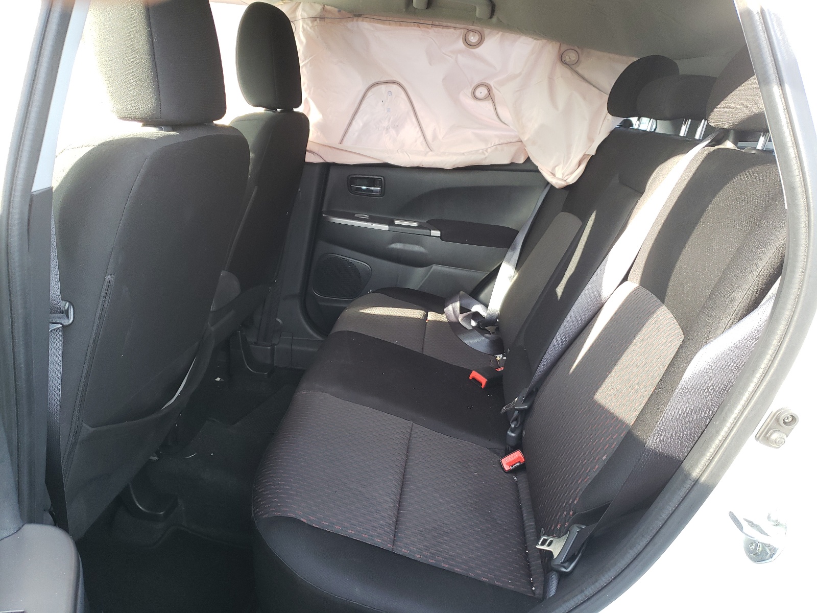 Photo 6 from auction – 2019 MITSUBISHI OUTLANDER with VIN JA4AP4AU2KU031345