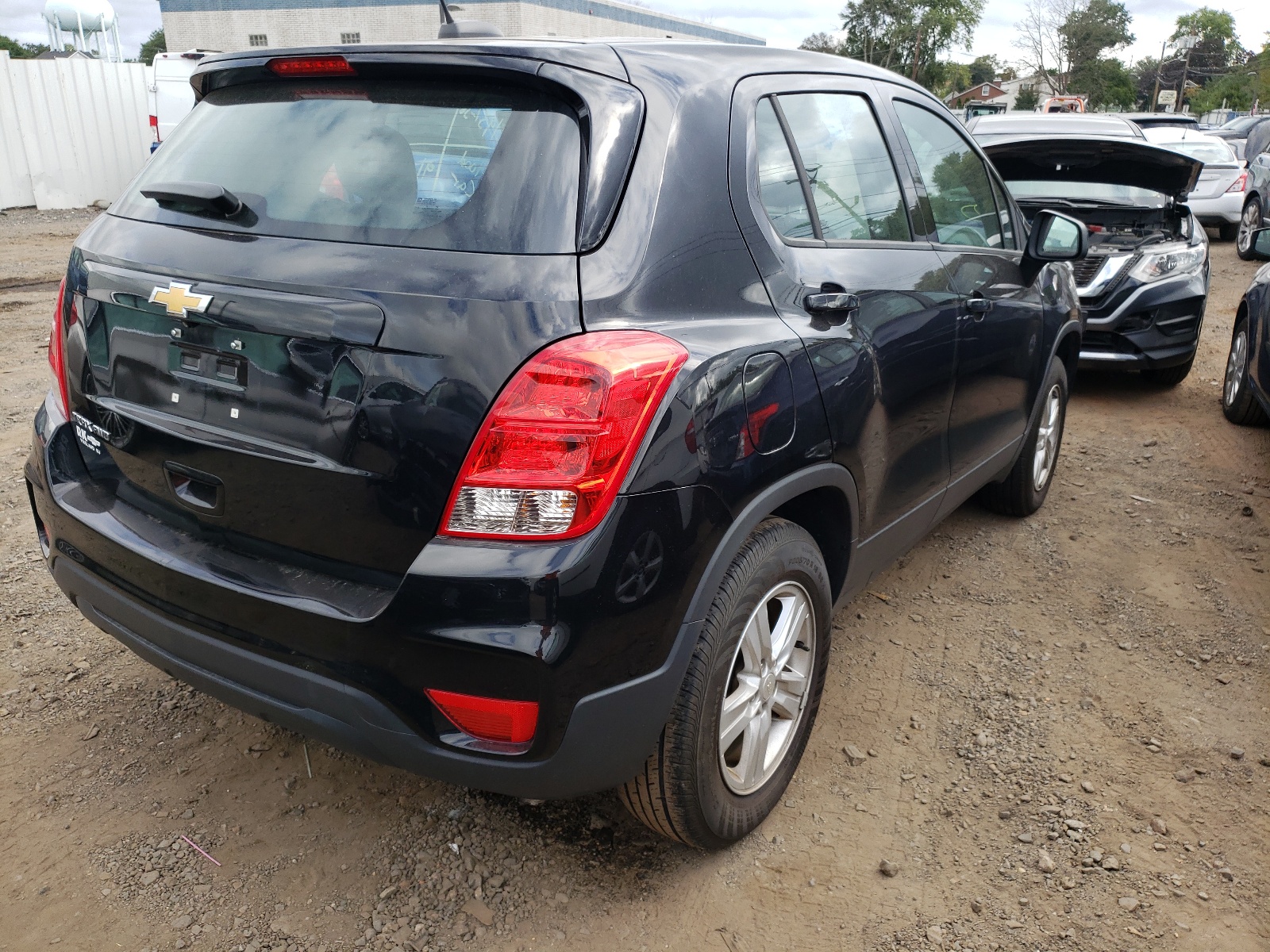 Photo 4 from auction – 2018 CHEVROLET TRAX LS with VIN 3GNCJNSB8JL371103