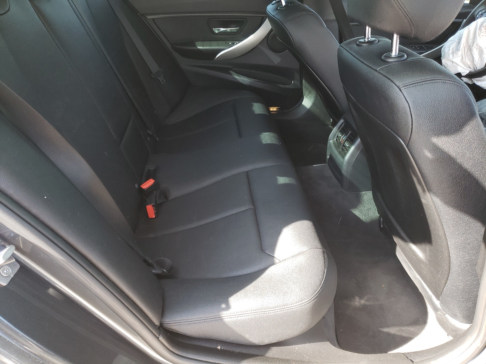 صورة رقم 6 من المزاد - 2014 BMW 320 I مع VIN WBA3B1C55EK131650