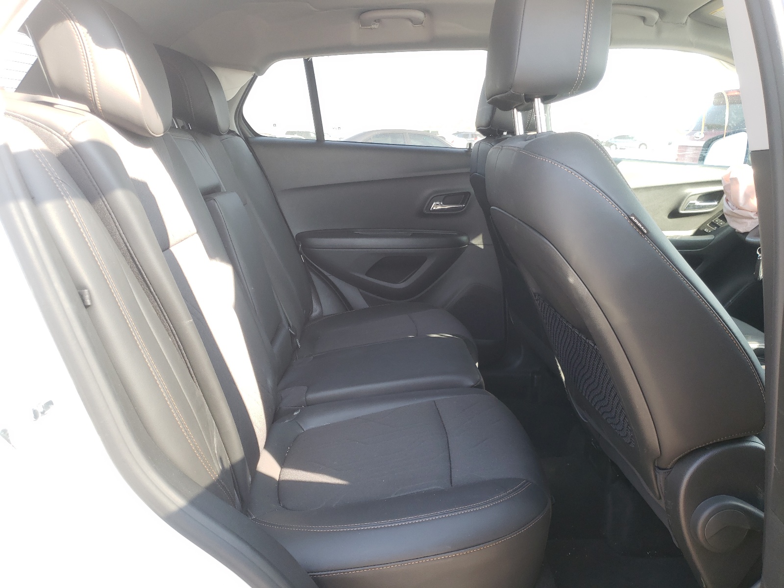 Photo 6 from auction – 2021 CHEVROLET TRAX 1LT with VIN KL7CJPSB6MB345705