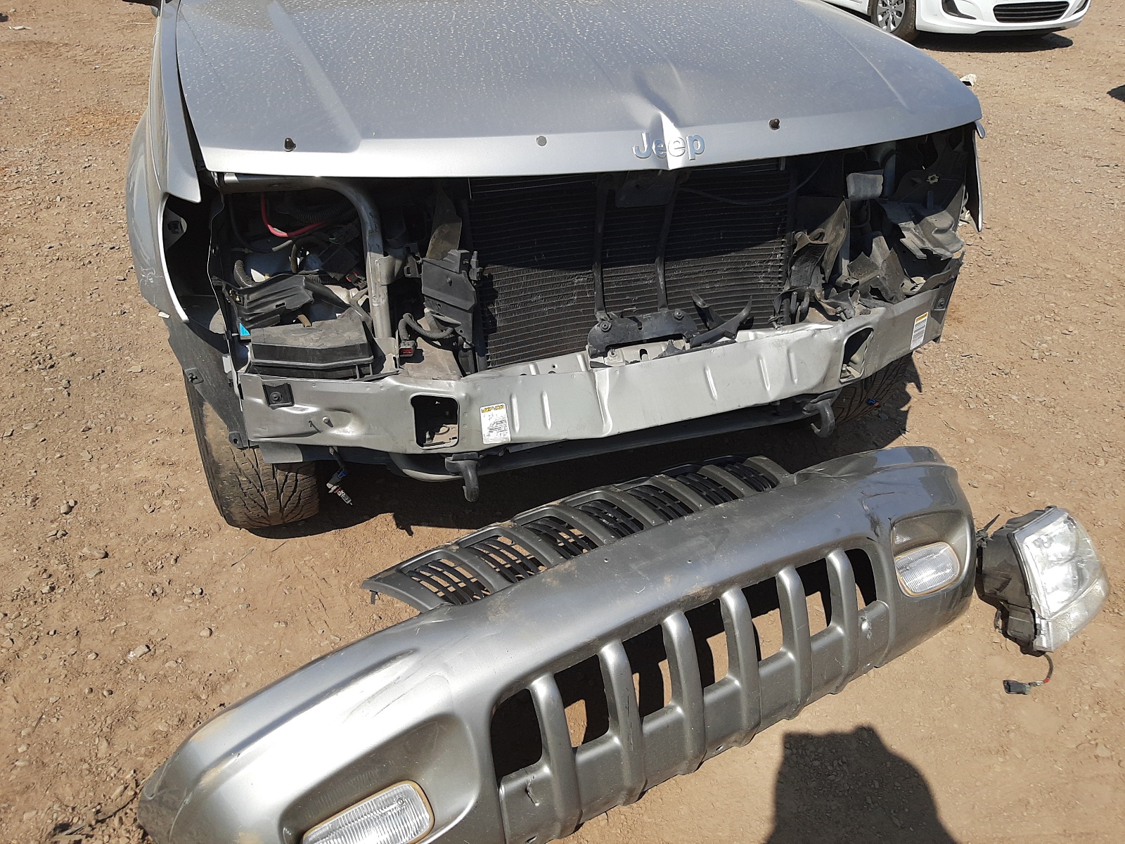 Photo 9 from auction – 2000 JEEP GRAND CHER with VIN 1J4GW58N9YC186474