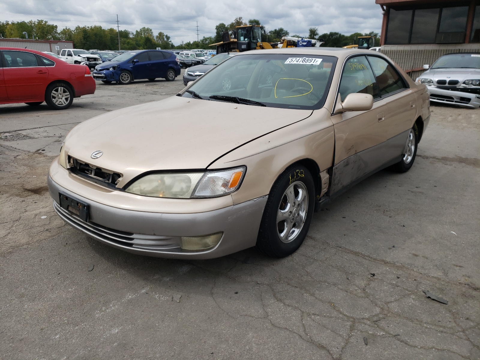 Photo 2 from auction – 1999 LEXUS ES 300 with VIN JT8BF28G9X5052548