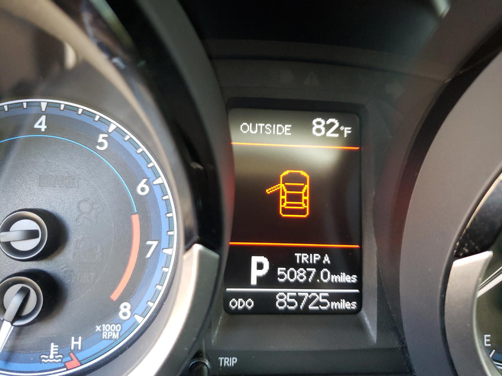 Photo 8 from auction – 2014 TOYOTA COROLLA L with VIN 2T1BURHEXEC125649