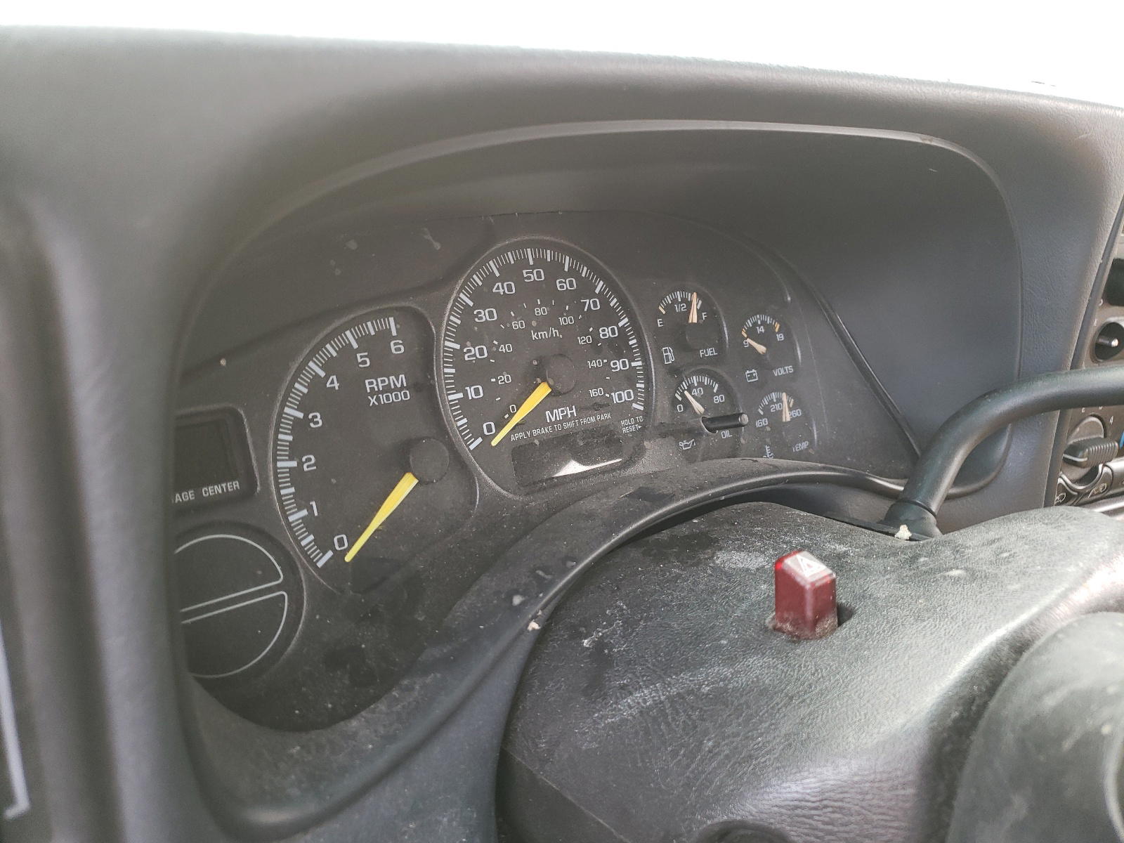 Photo 8 from auction – 2000 CHEVROLET SILVERADO with VIN 2GCEK19T3Y1272710