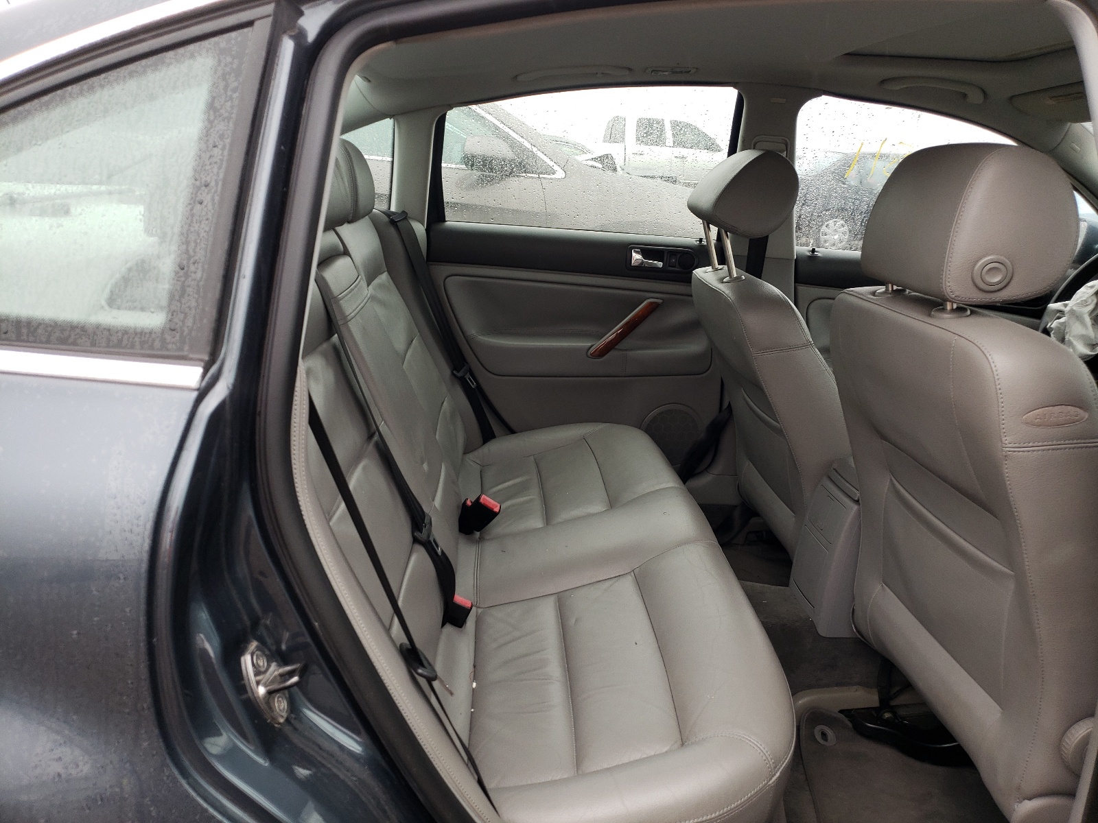 Zdjęcie 6 z aukcji – 2004 VOLKSWAGEN PASSAT GLX z VIN WVWRH63B04P142314