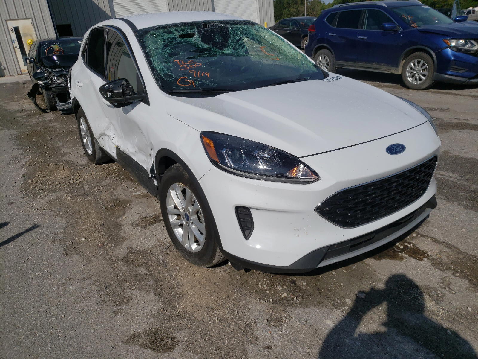 FORD ESCAPE SE 2020 with VIN 1FMCU0G67LUA86024 - Photo from auction