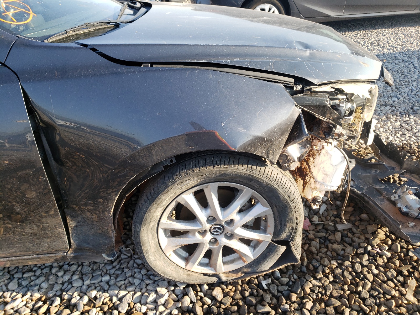 Photo 9 from auction – 2014 MAZDA 3 TOURING with VIN JM1BM1V73E1144023
