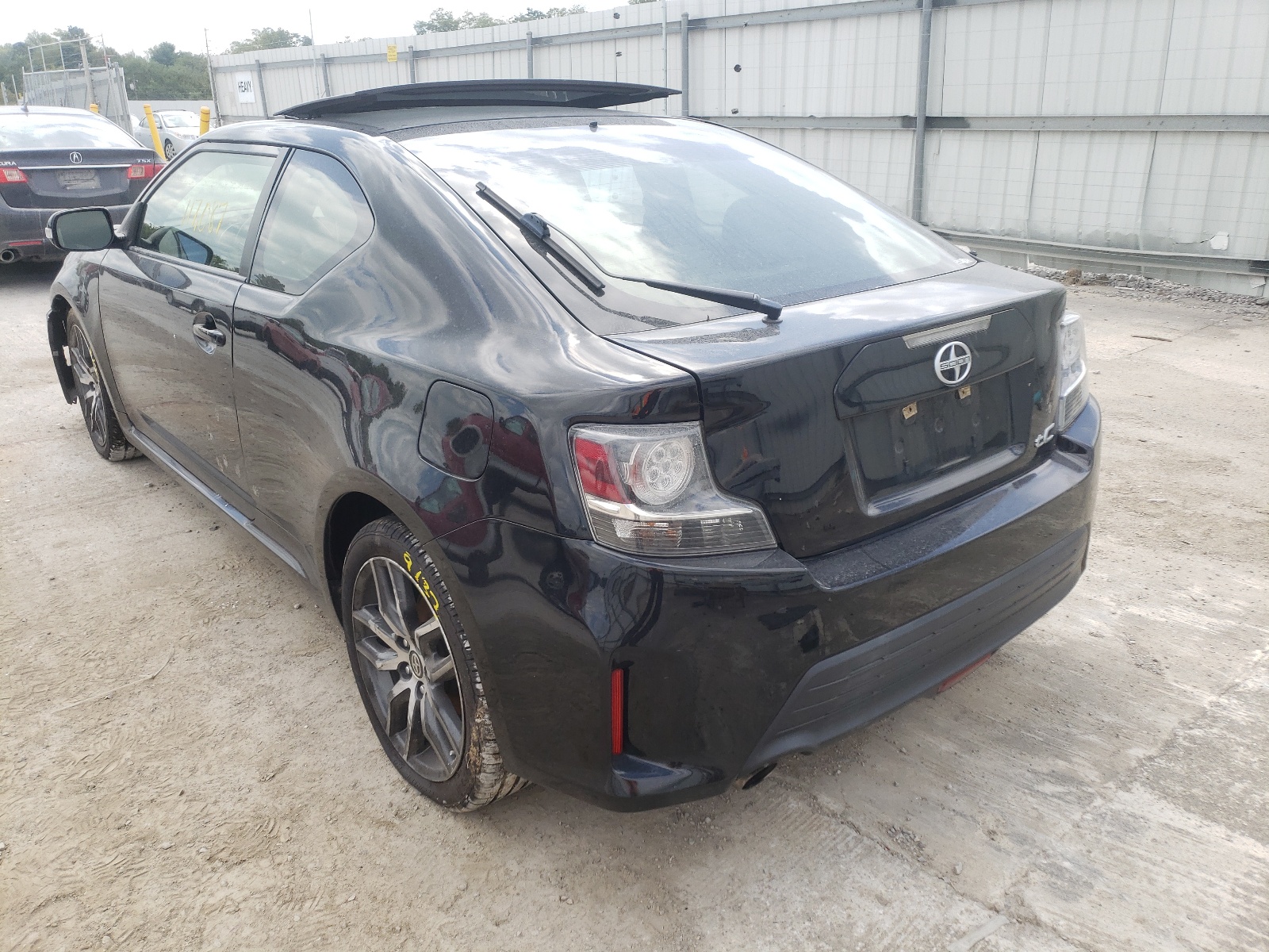 Photo 3 from auction – 2016 TOYOTA SCION TC with VIN JTKJF5C78GJ021507