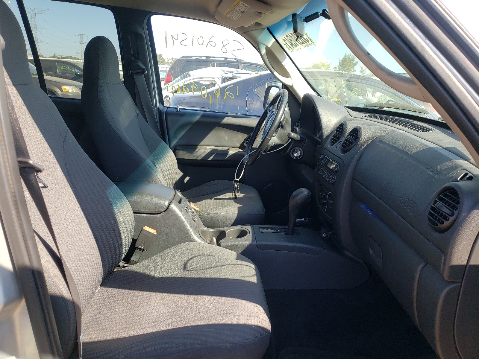 Photo 5 from auction – 2003 JEEP LIBERTY SP with VIN 1J4GL48KX3W659945