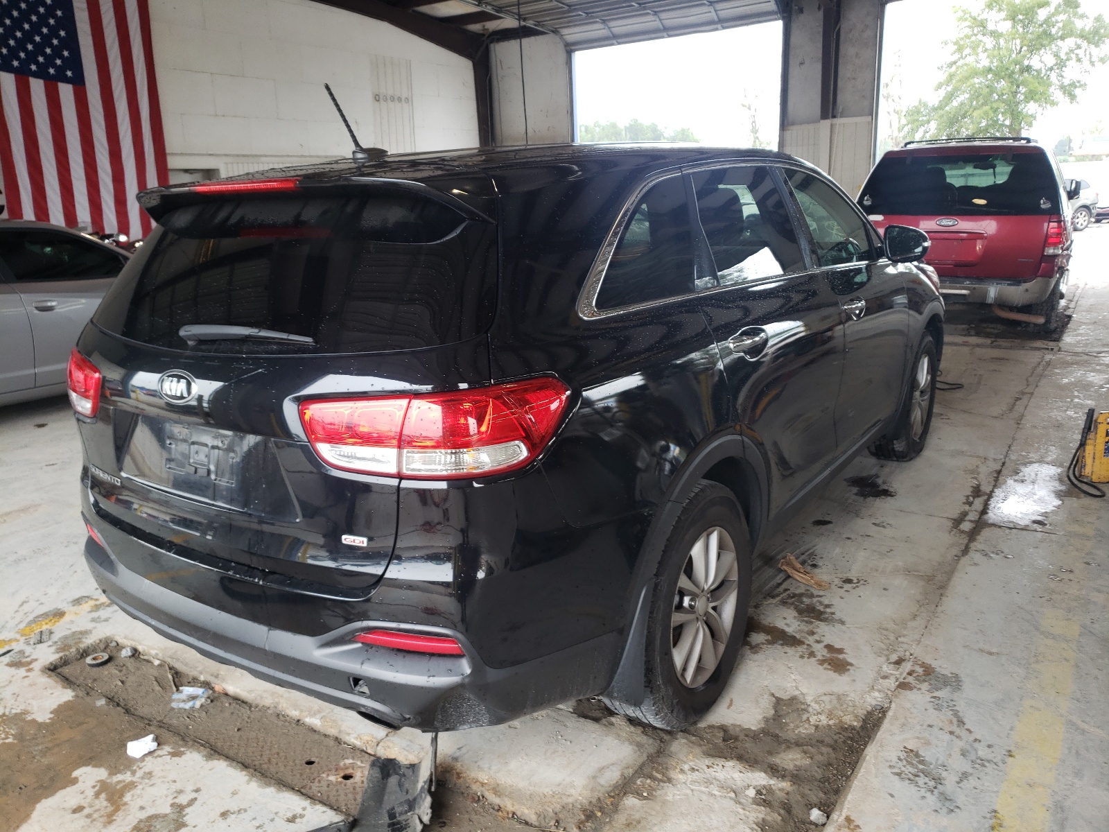 Photo 4 from auction – 2016 KIA SORENTO LX with VIN 5XYPG4A39GG124606