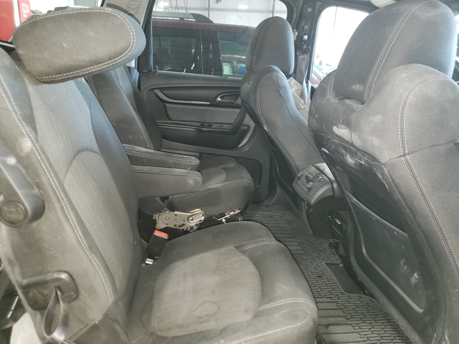 Photo 6 from auction – 2015 CHEVROLET TRAVERSE L with VIN 1GNKVHKD6FJ207723