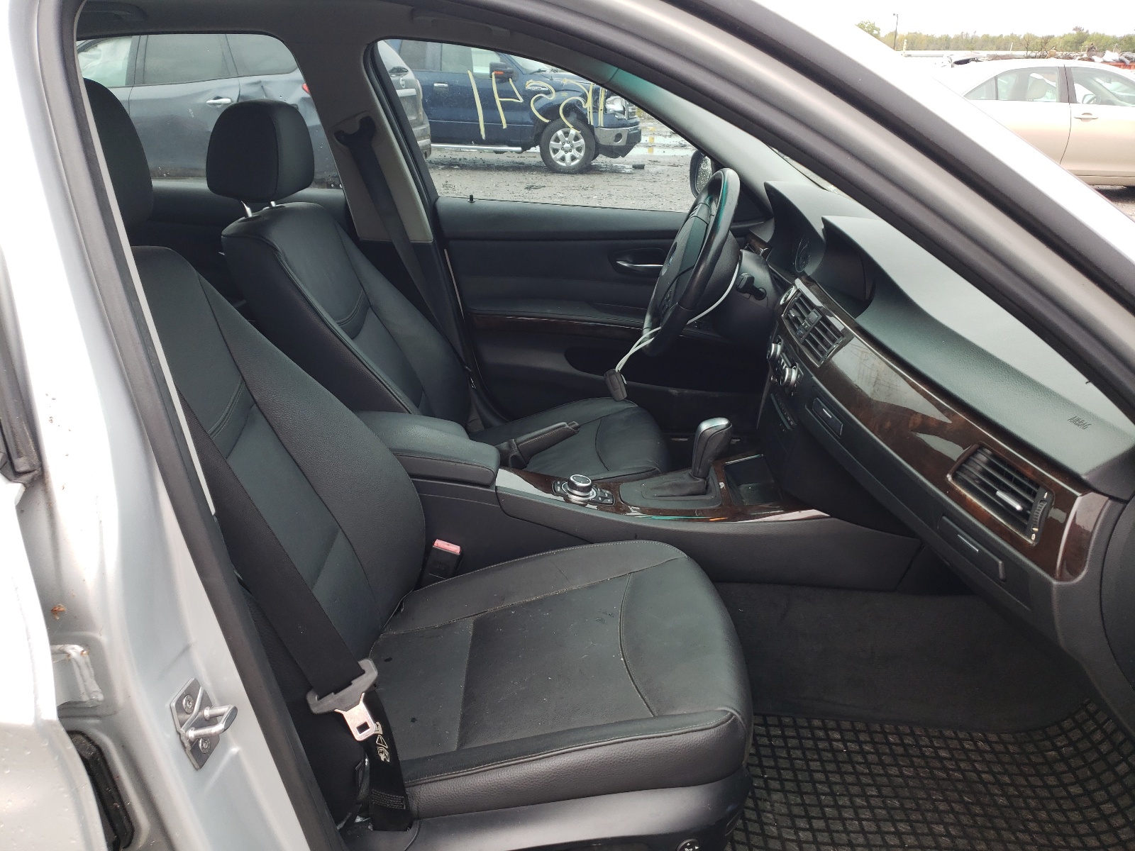 Zdjęcie 5 z aukcji – 2011 BMW 328 I z VIN WBAPH7G58BNM56669