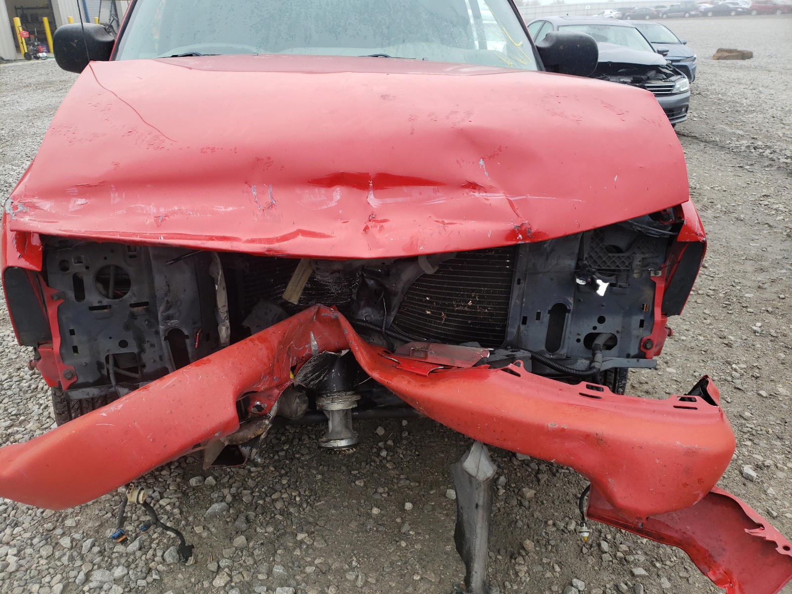 Photo 9 from auction – 2000 CHEVROLET BLAZER with VIN 1GNCS18W4YK300279