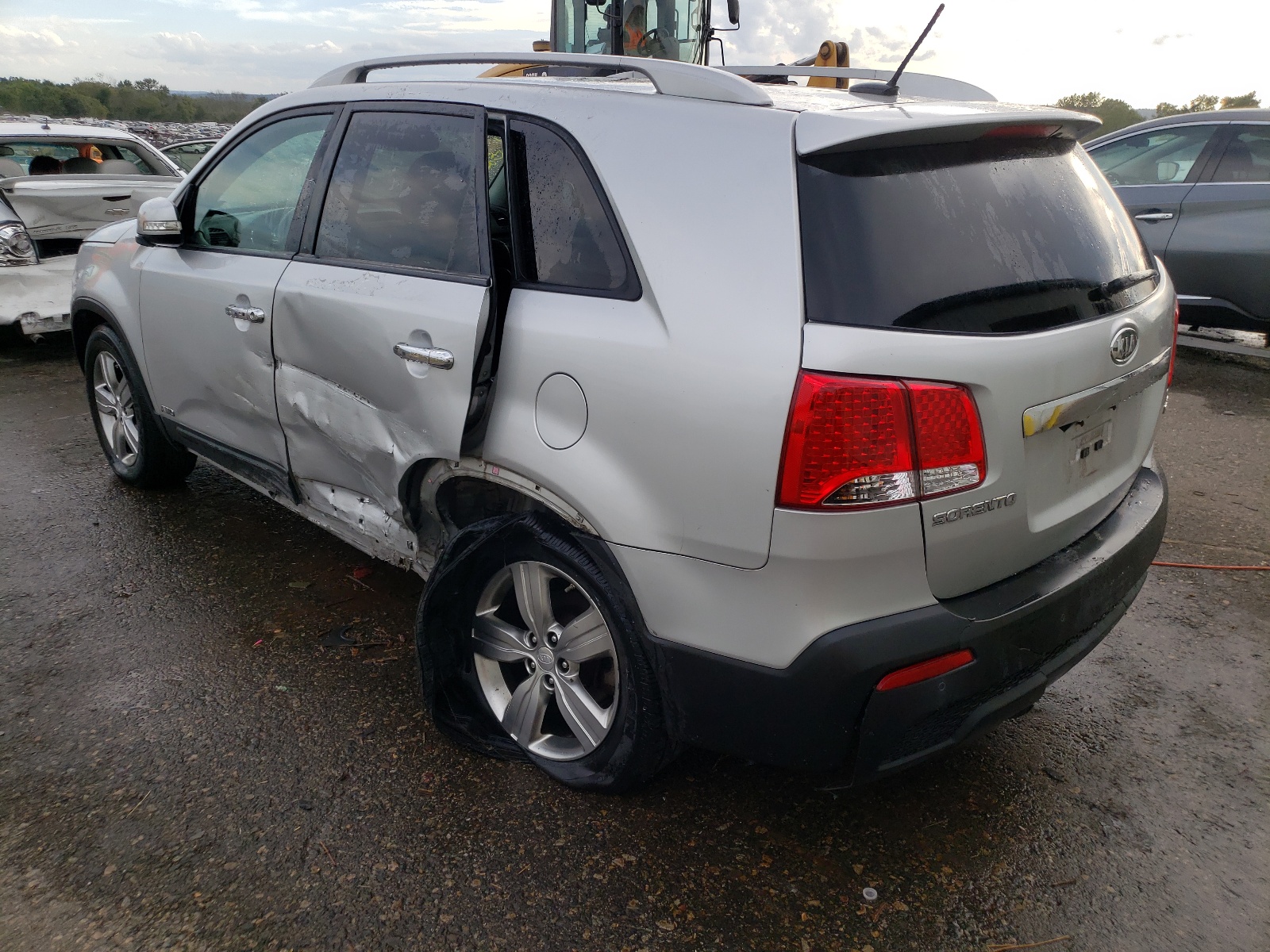 Photo 3 from auction – 2013 KIA SORENTO EX with VIN 5XYKUDA28DG396876
