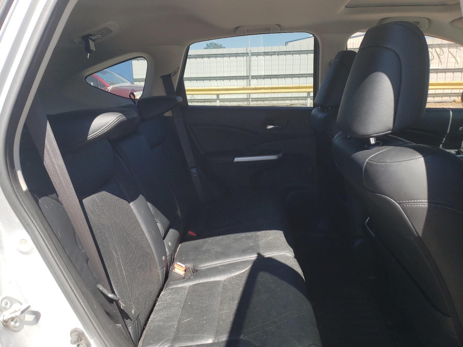 Photo 6 from auction – 2016 HONDA CR-V EXL with VIN 2HKRM3H77GH500216