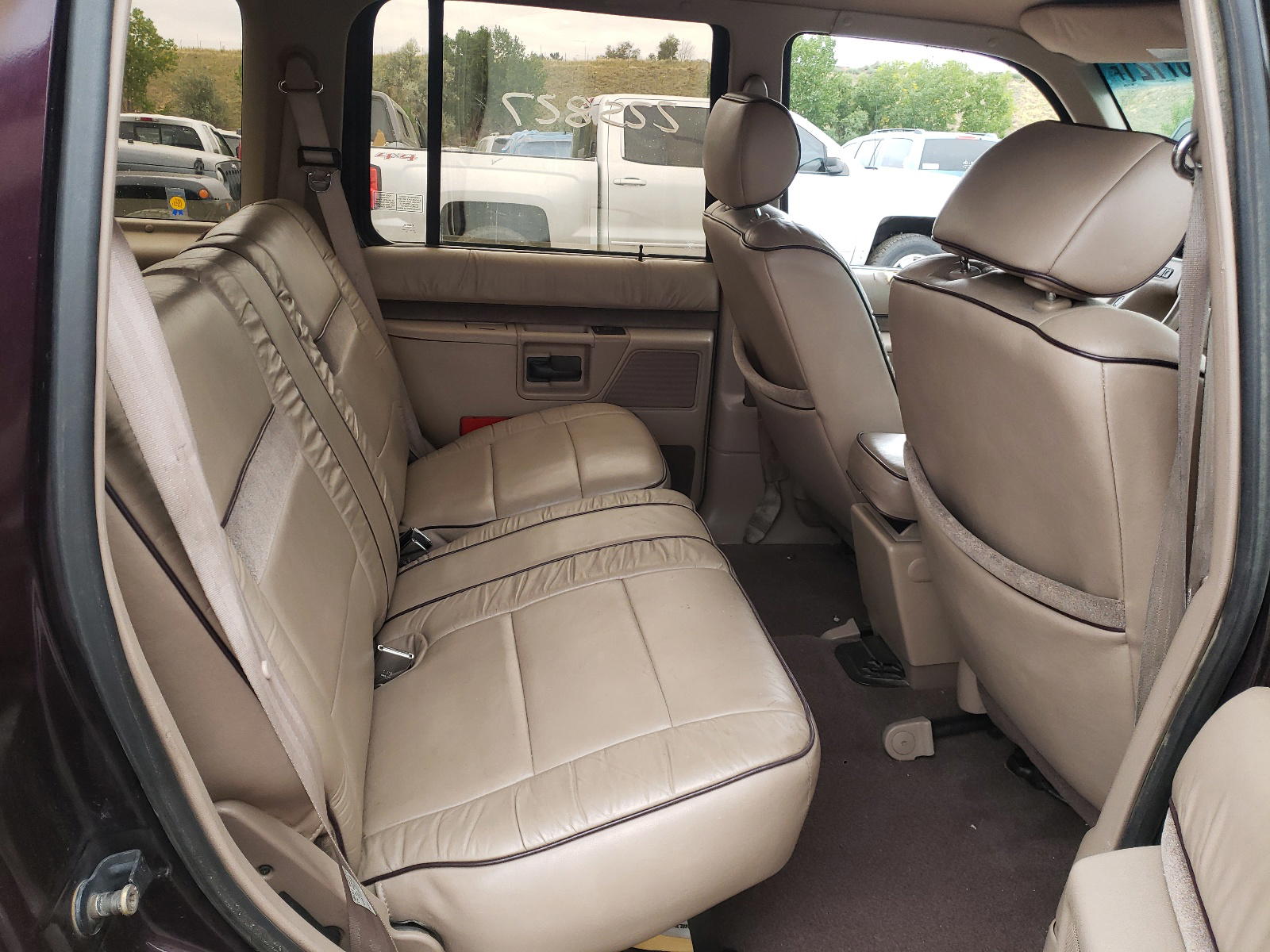 Photo 6 from auction – 1994 FORD EXPLORER with VIN 1FMDU34X7RUD03194