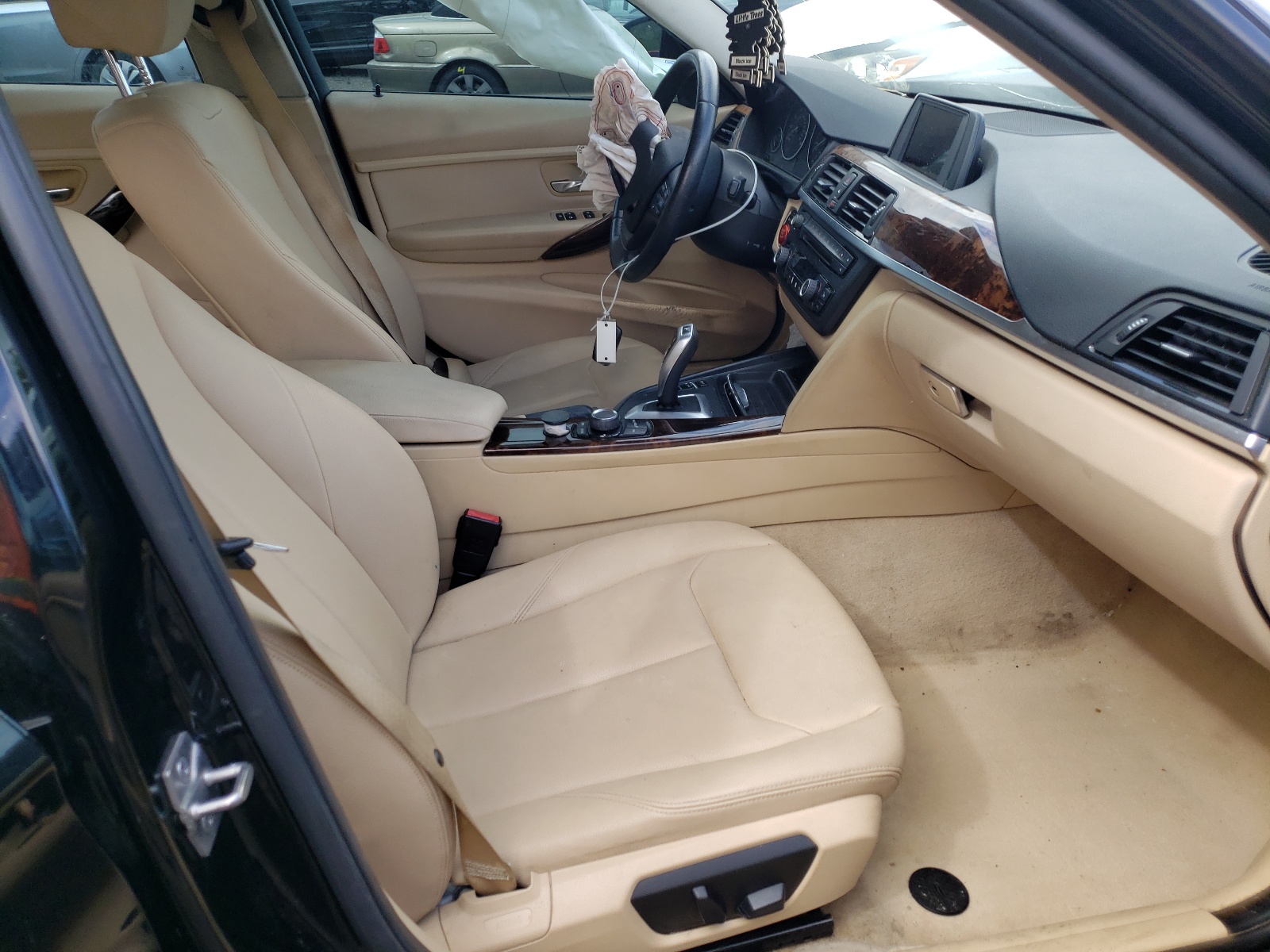 Photo 5 from auction – 2014 BMW 320 I XDRI with VIN WBA3C3C54EF984588