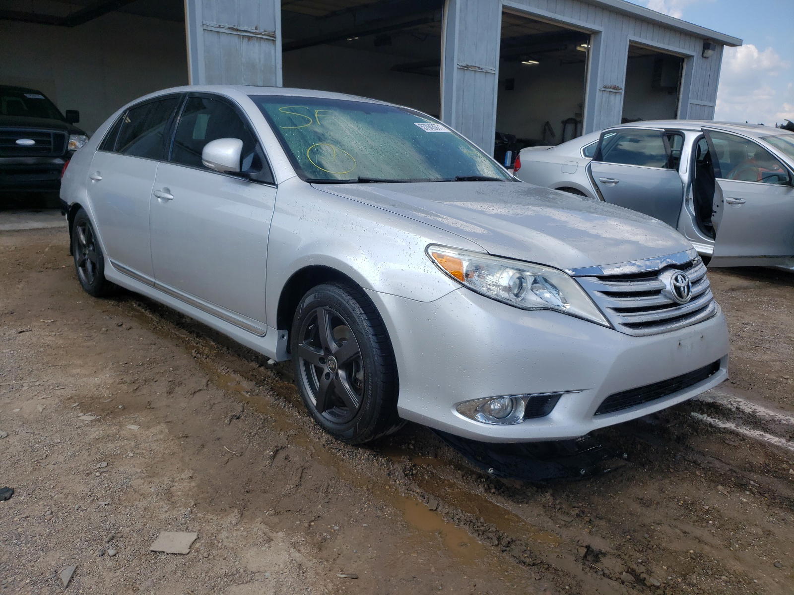 TOYOTA AVALON BAS 2011 with VIN 4T1BK3DB2BU385875 - Photo from auction